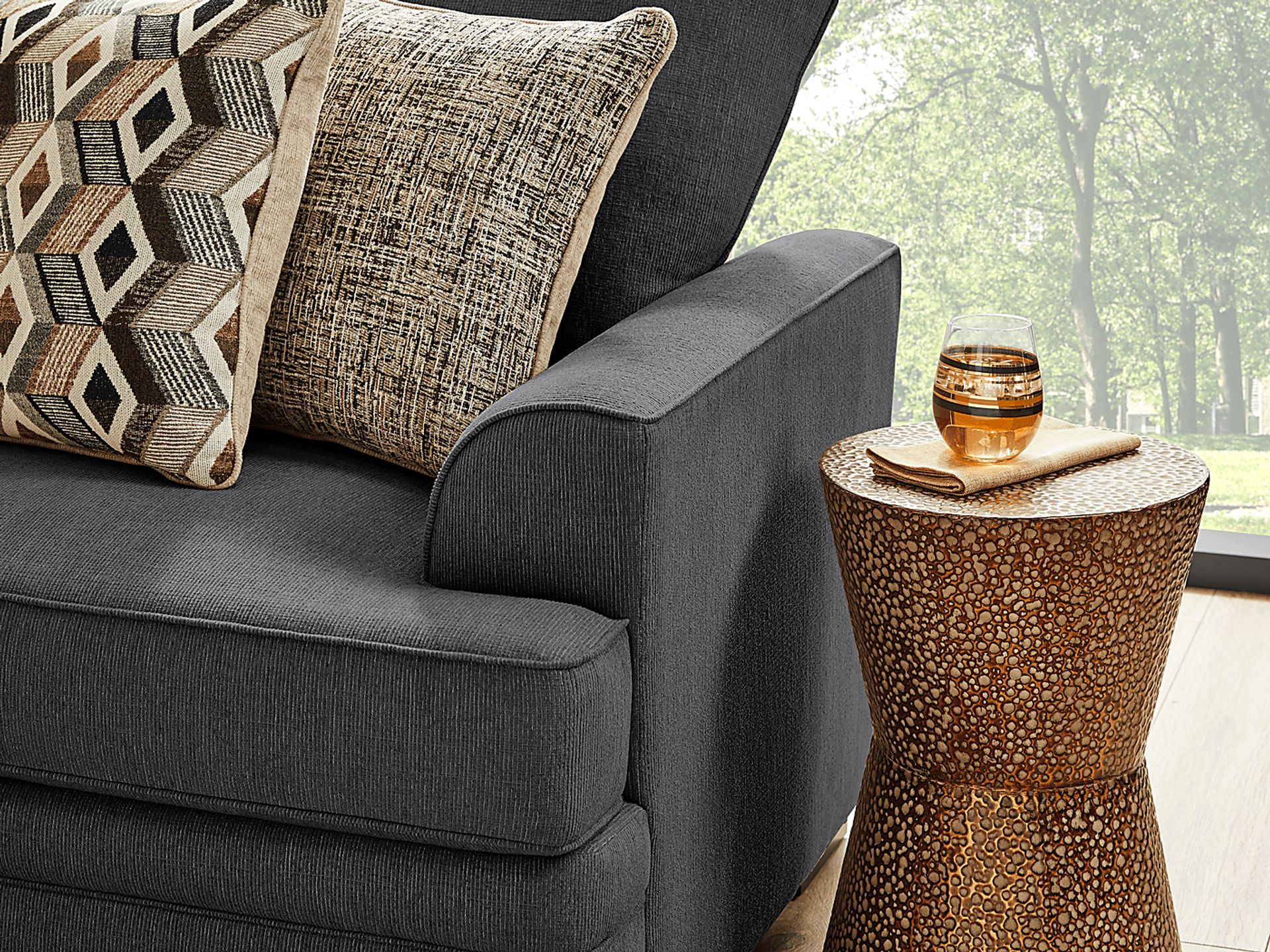 Surrey Hills Black 7 Pc Queen Sleeper Living Room - Image 5