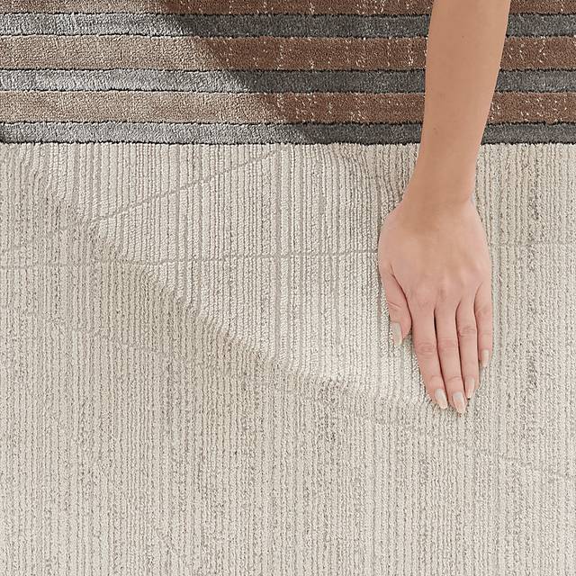 Susson Ivory/Silver 7'10 x 9'10 Rug - Thumbnail - Image 7