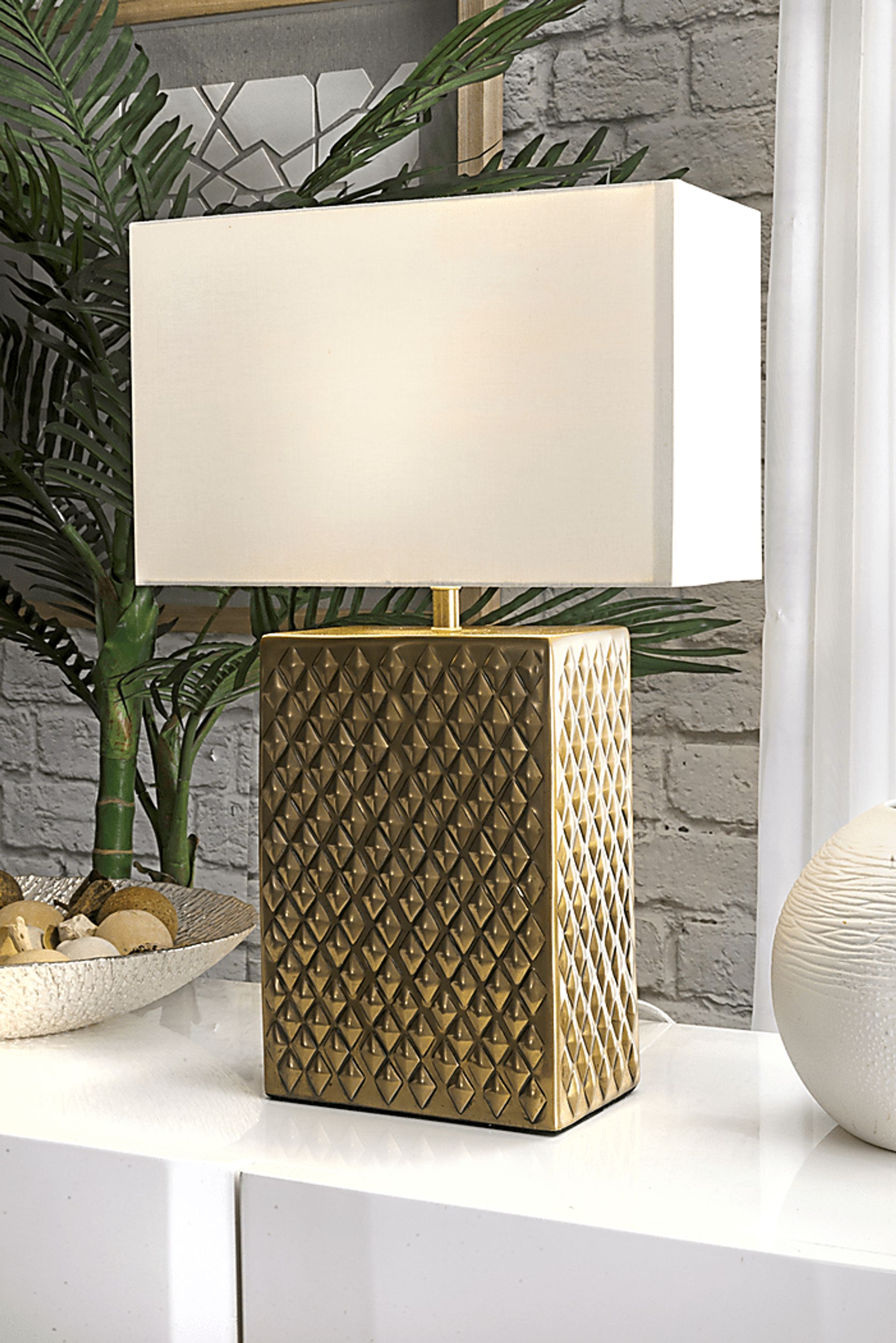 Swaner Gold Lamp - Image 3