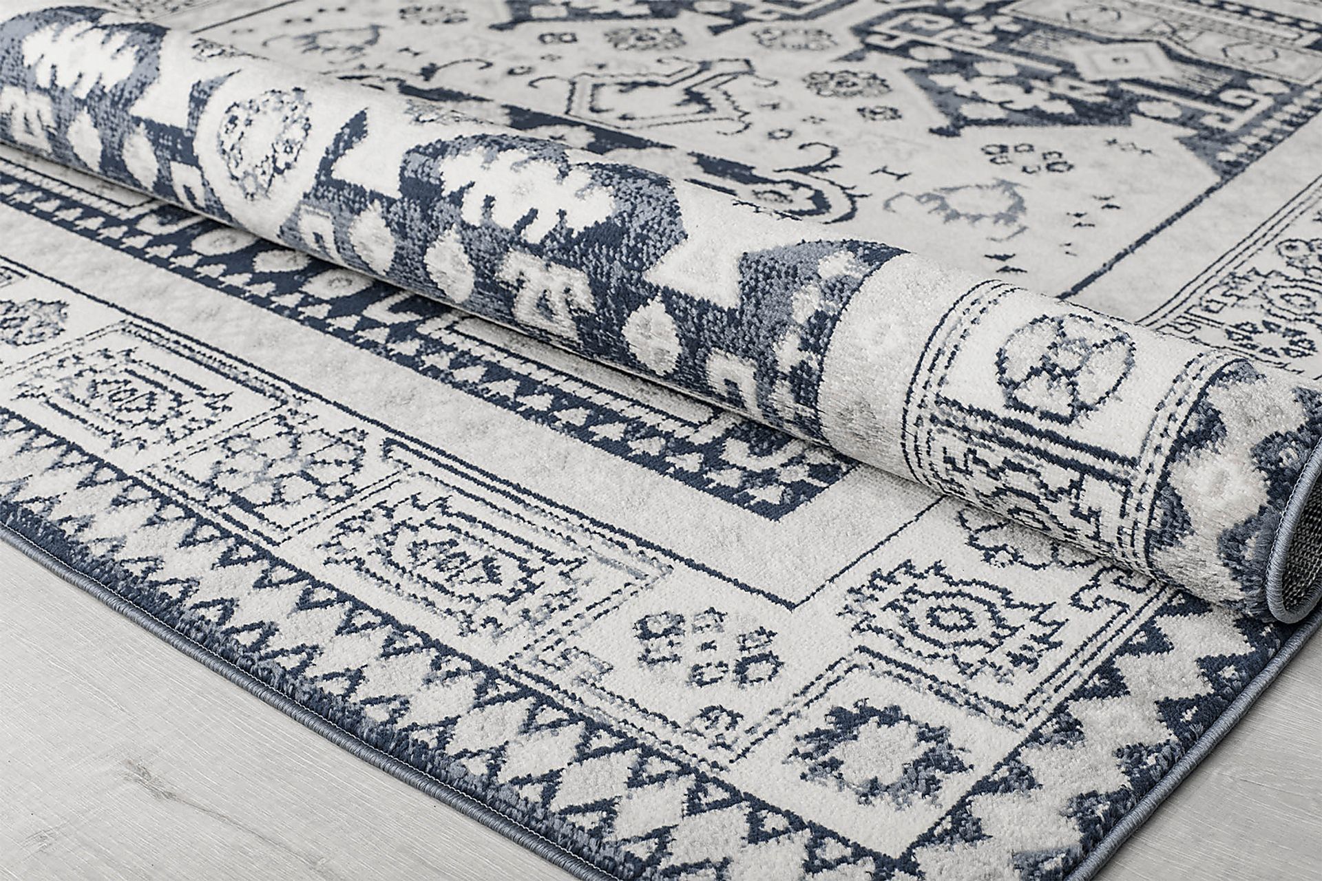 Syrel 8' x 10' Navy Rug - Image 4