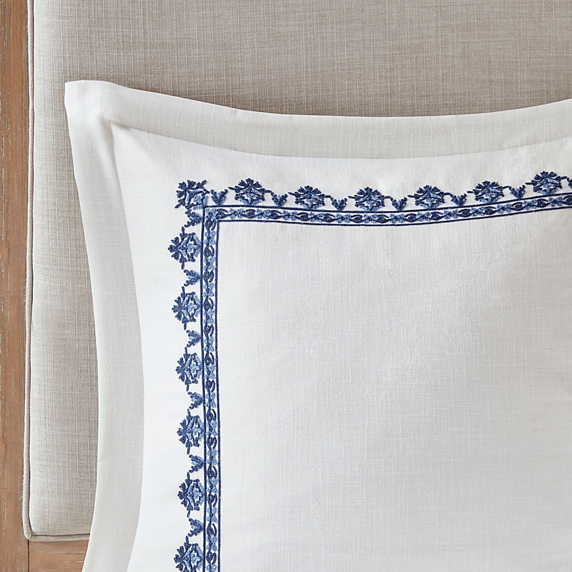 Tamia Off White 8 Pc Queen Comforter Set - Image 8