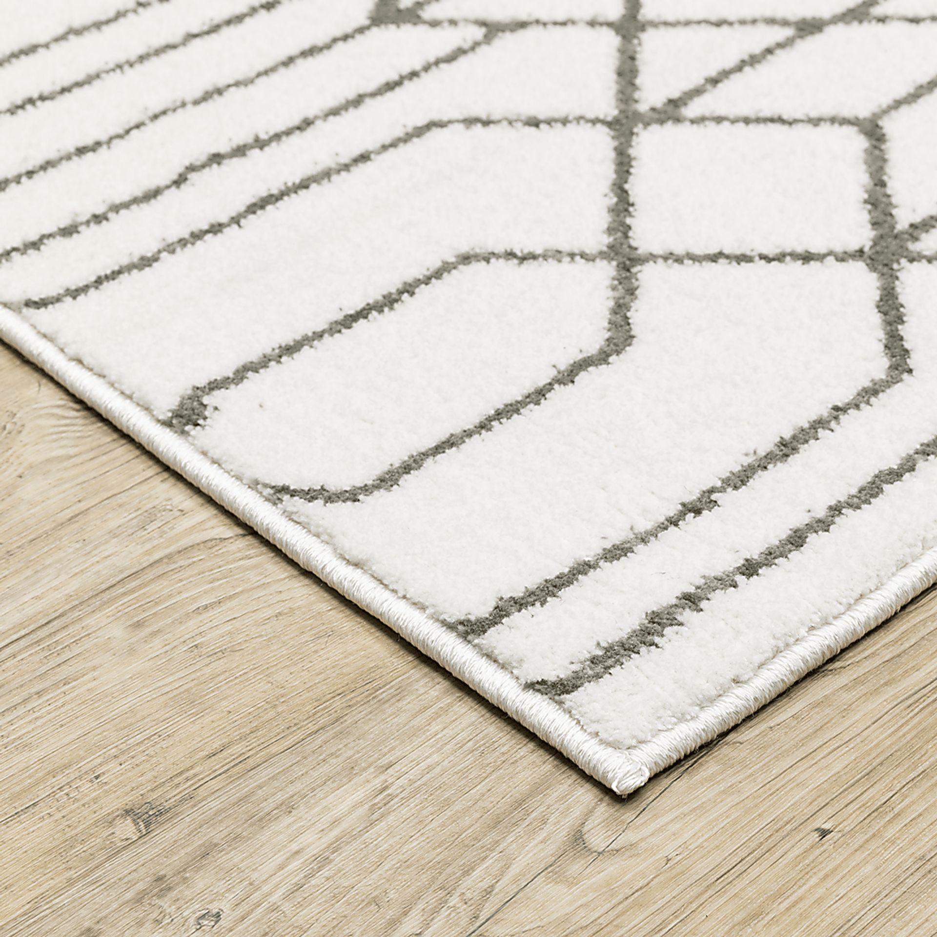Tamun White 5'3 x 7'6 Rug - Image 3