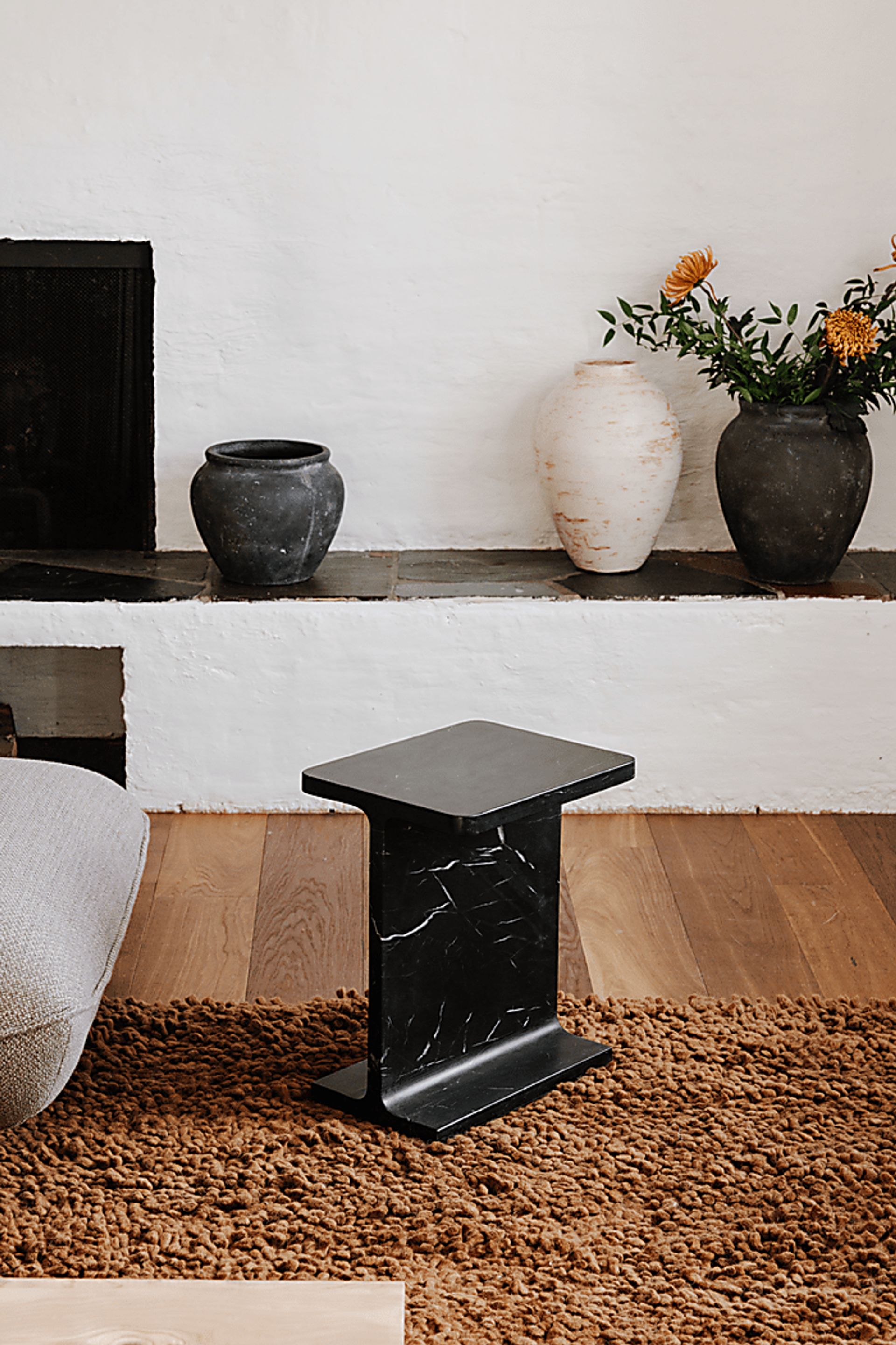 Taniaa Black End Table - Image 2