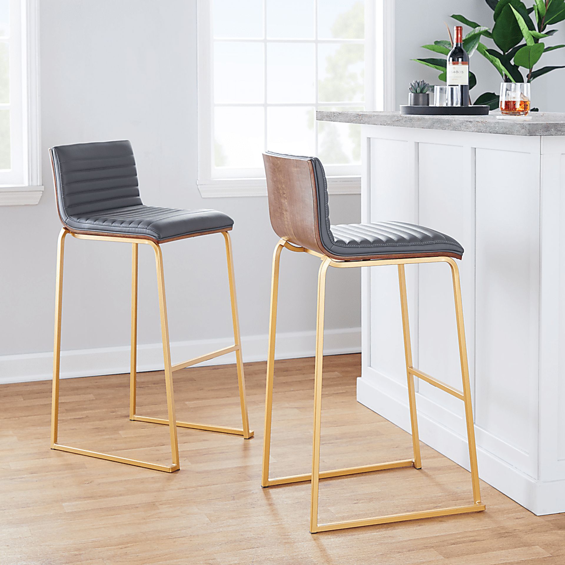 Tatesbrook IV Gray Barstool, Set of 2 - Image 3