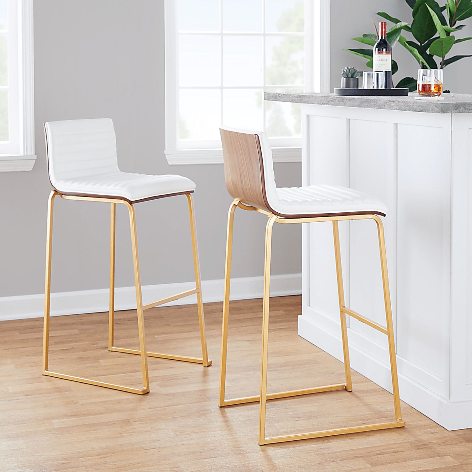 Tatesbrook IV White Barstool, Set of 2 - Image 3