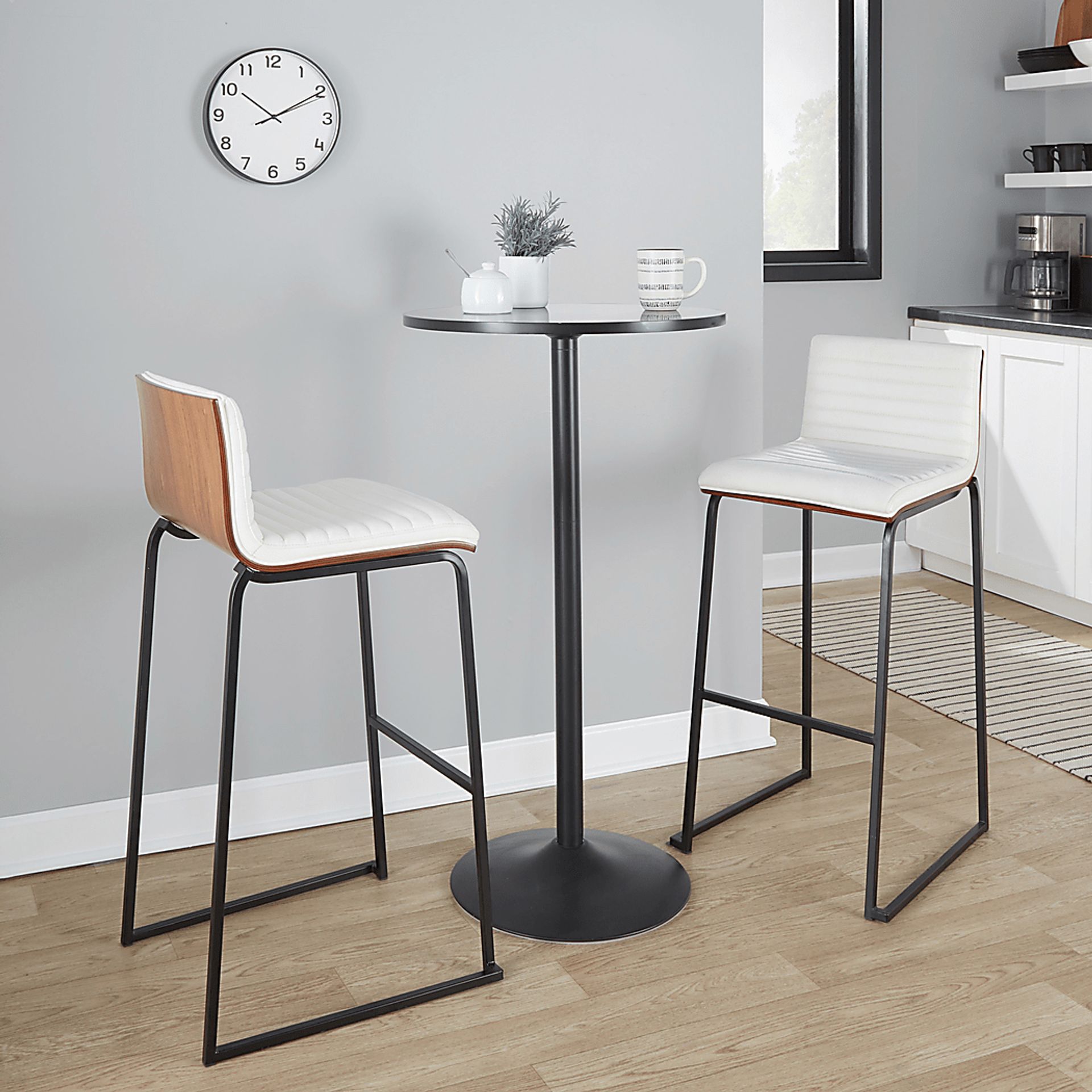 Tatesbrook V White Barstool, Set of 2 - Image 2