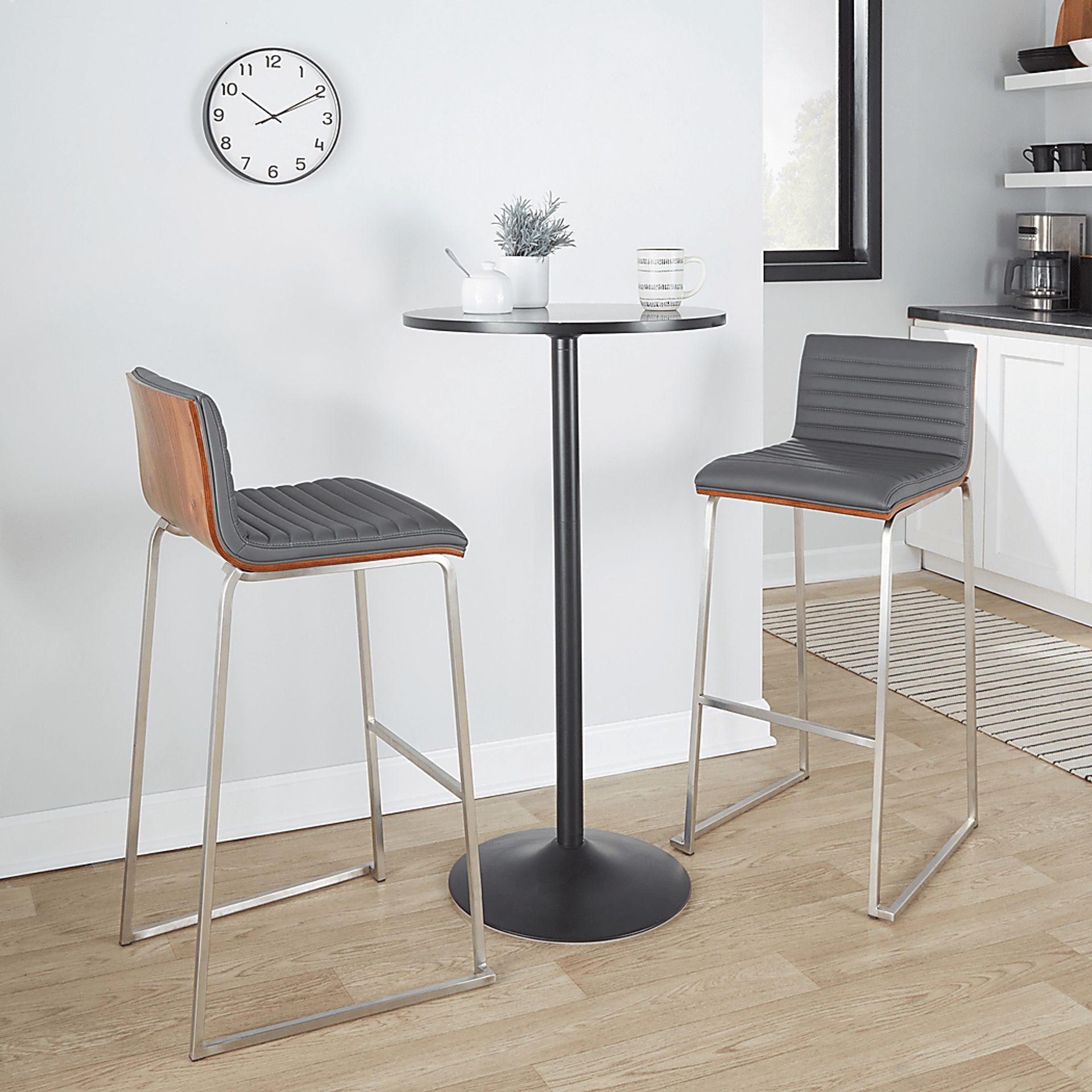 Tatesbrook VI Gray Barstool, Set of 2 - Image 2