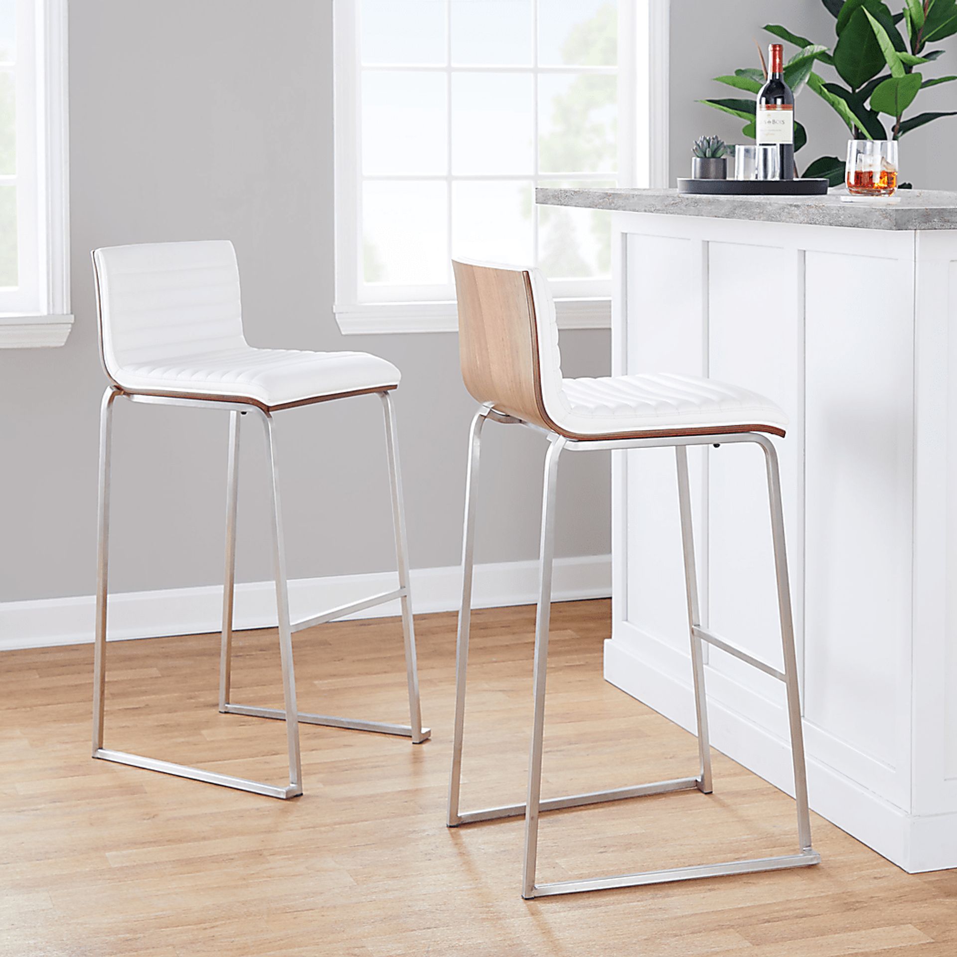 Tatesbrook VI White Barstool, Set of 2 - Image 3