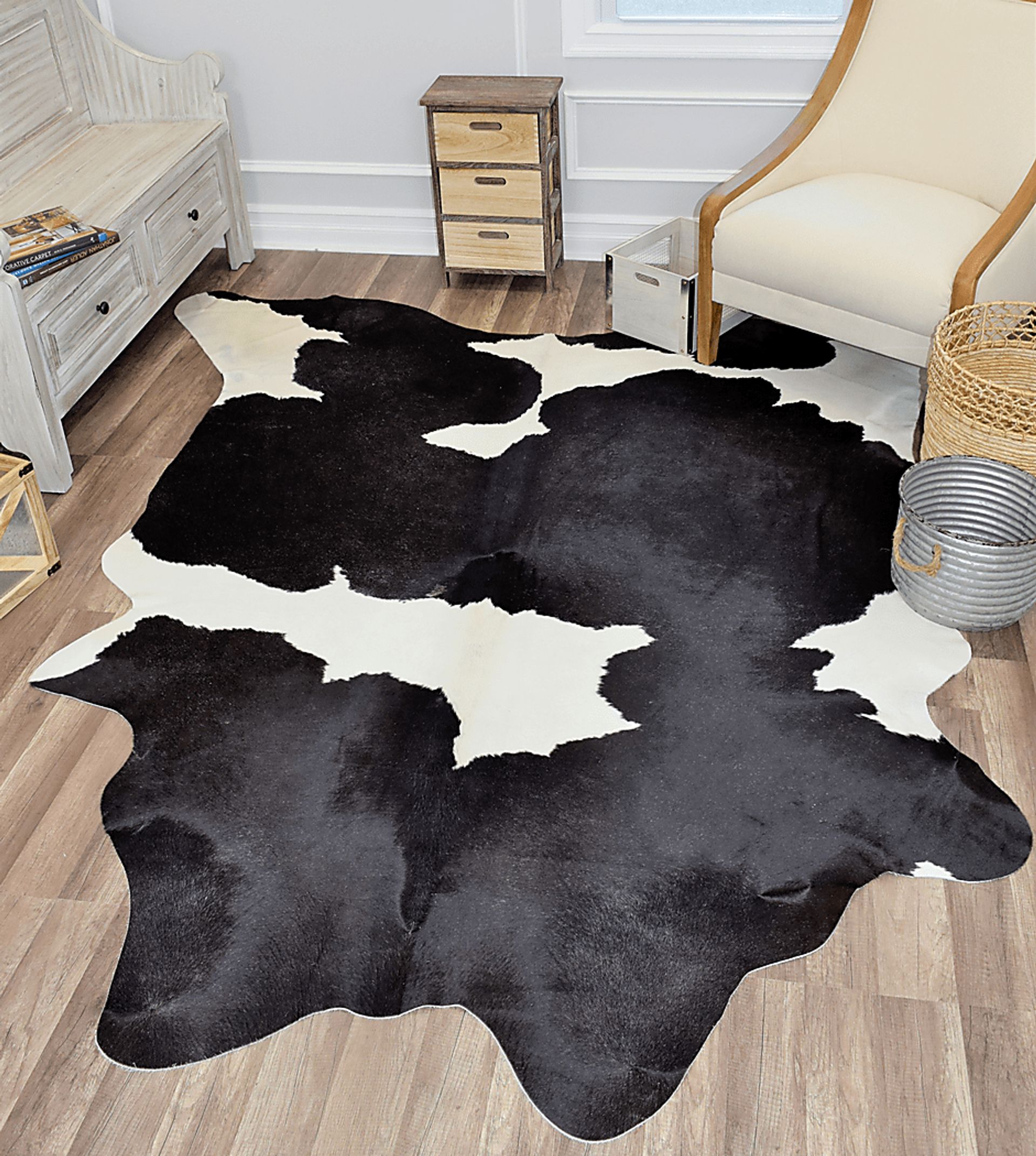 Taymur Black 5' x 6'6 Rug - Image 2