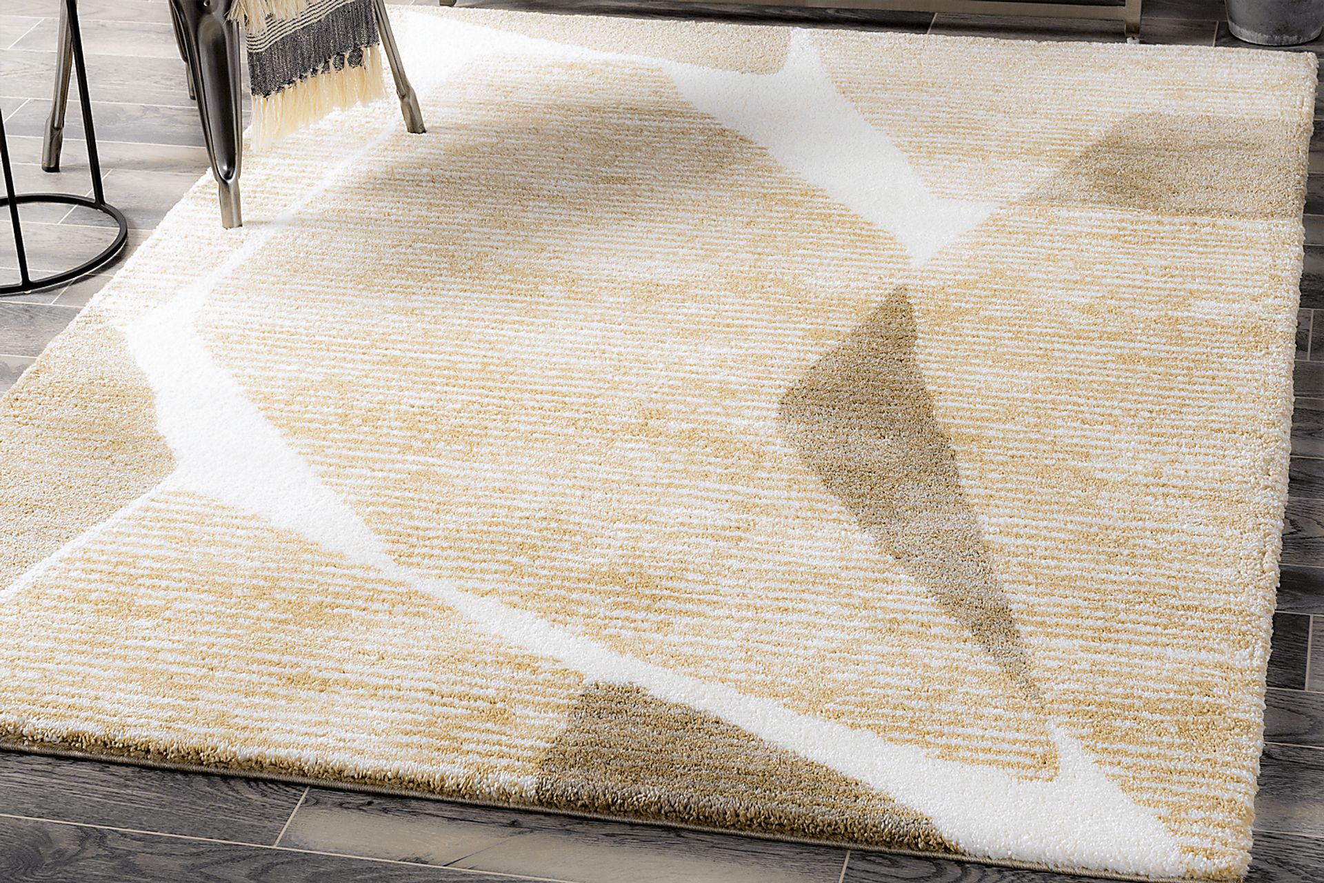 Tazania Taupe 5'3" x 7' Rug - Image 2
