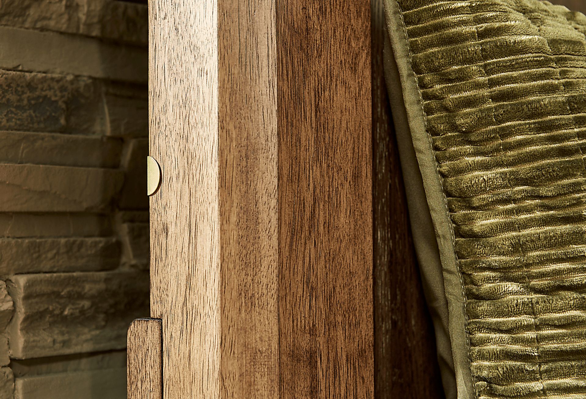 Telluride Brown King Panel Bed - Image 4