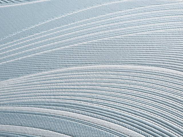 Tempur-Pedic ProAdapt 2.0 Firm Queen Mattress - Thumbnail - Image 3