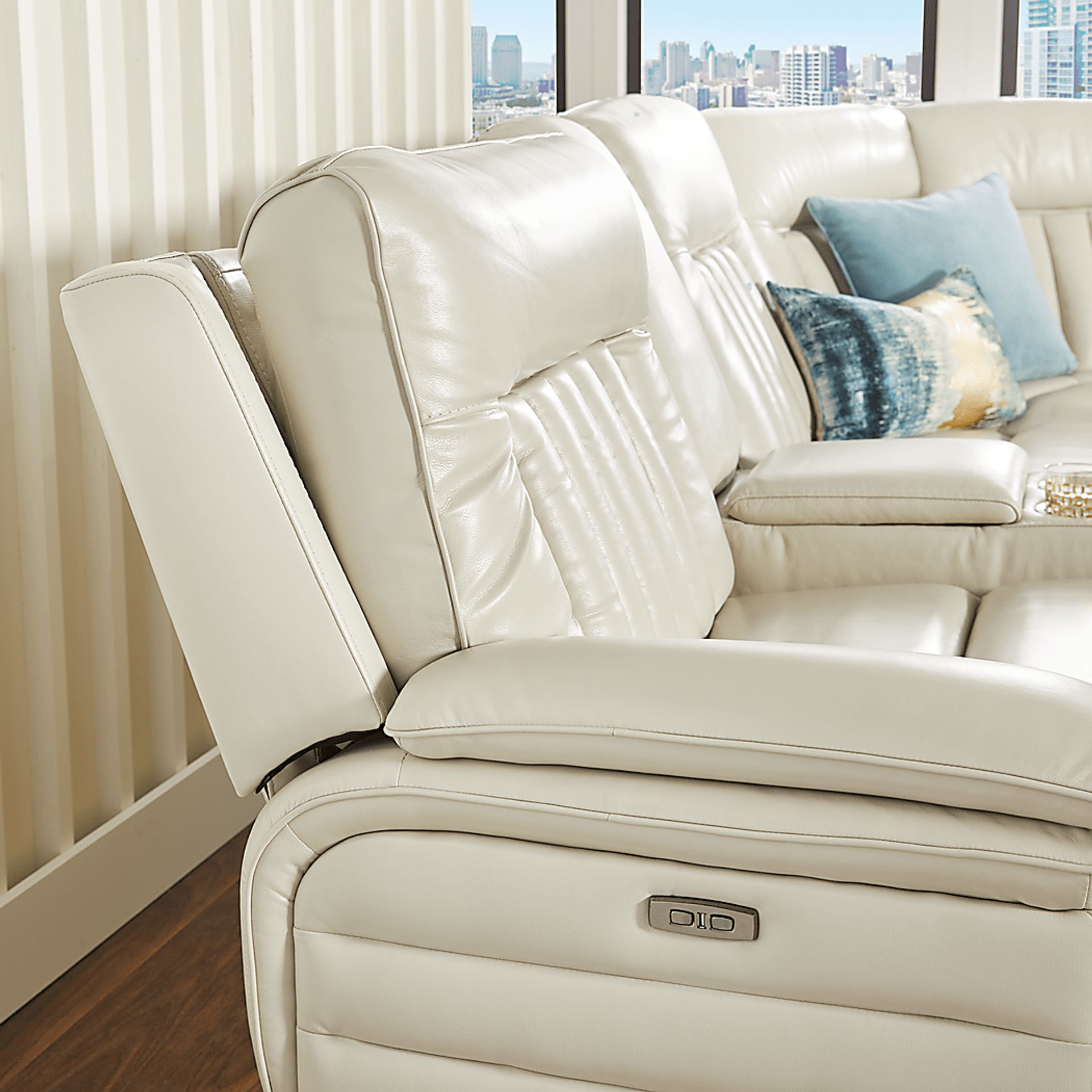 Terenzo Beige Leather 9 Pc Dual Power Reclining Sectional Living Room - Image 5