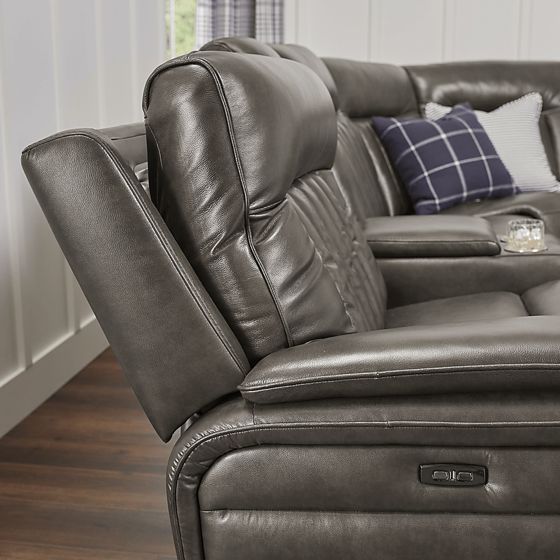 Terenzo Gray Leather 6 Pc Dual Power Reclining Sectional - Image 8