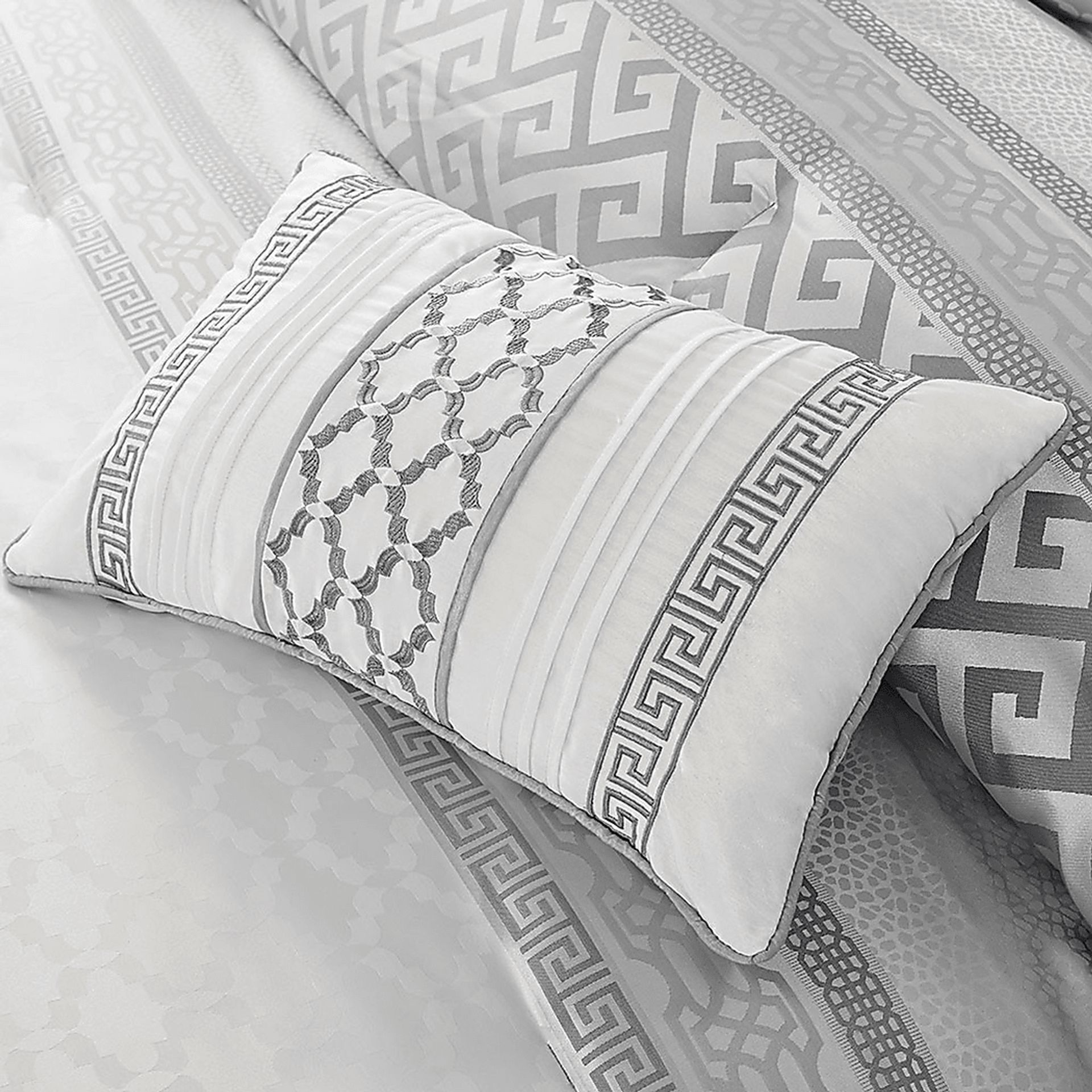 Texella Gray 7 Pc Queen Comforter Set - Image 3