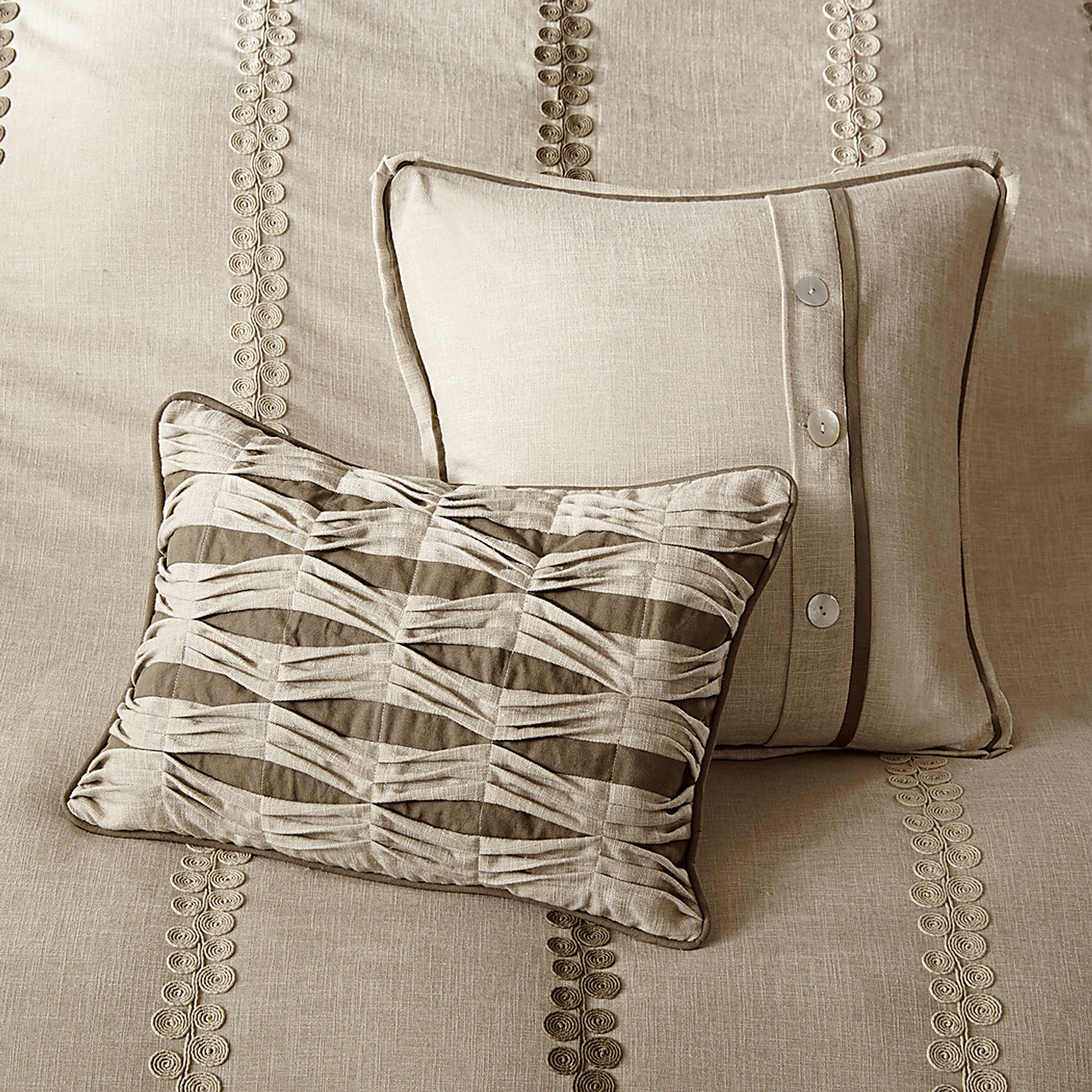 Teyla Linen 9 Pc Queen Comforter Set - Image 5