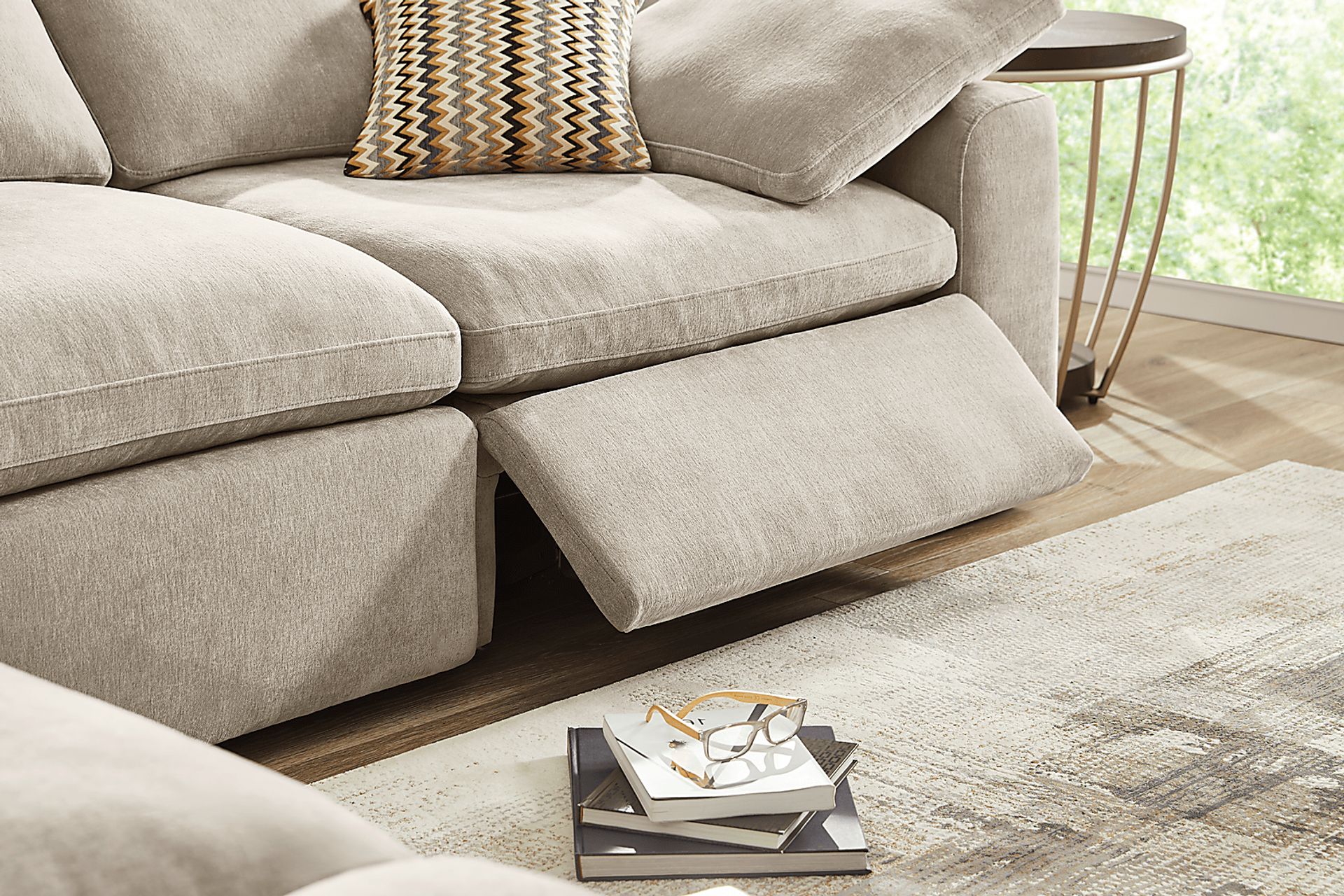 The Flow Gray 6 Pc Dual Power Reclining Sectional with Console - Image 5