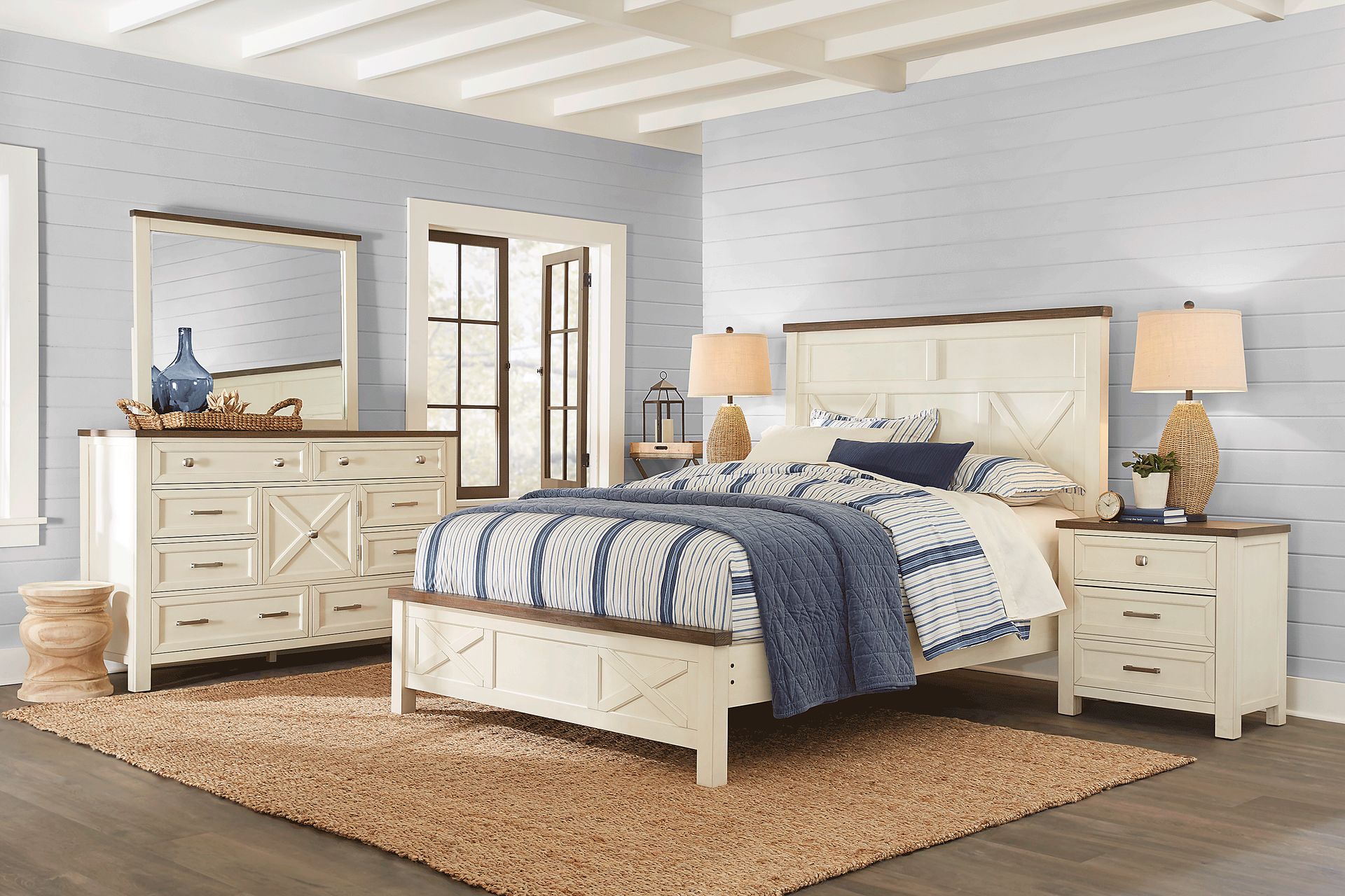 Thistle Ridge White 7 Pc Queen Panel Bedroom - Image 1
