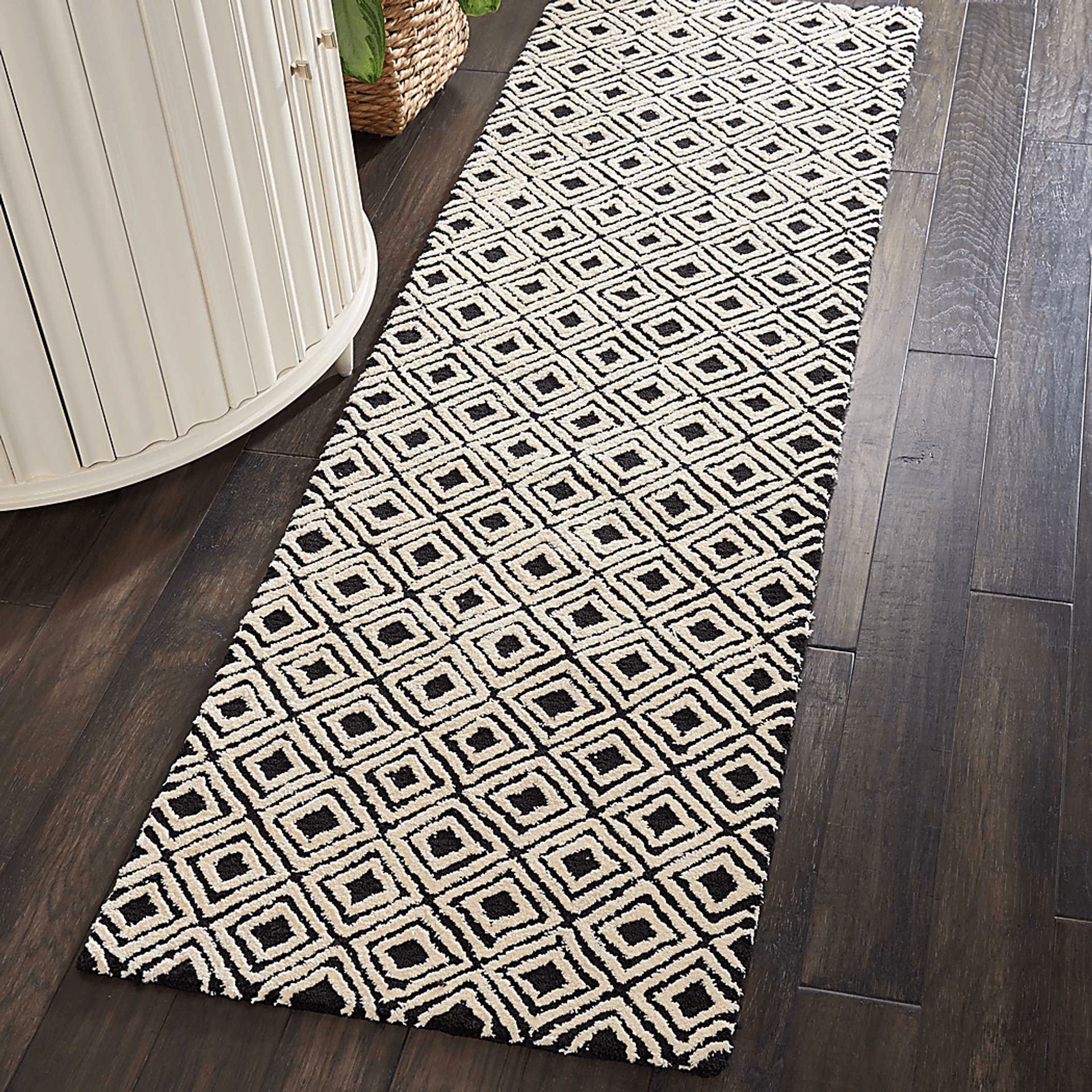 Tiersa Beige 2'3 x 7'6 Runner Rug - Image 4