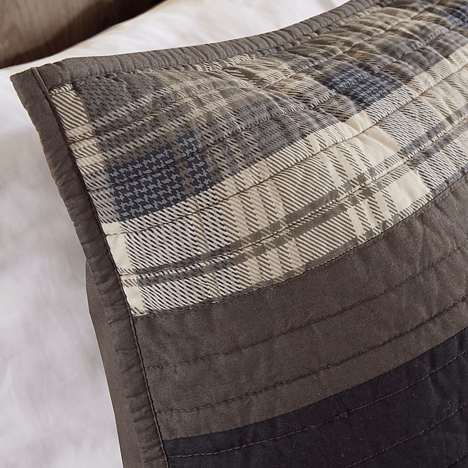 Tolani Taupe 3 Pc King Quilt Set - Image 3