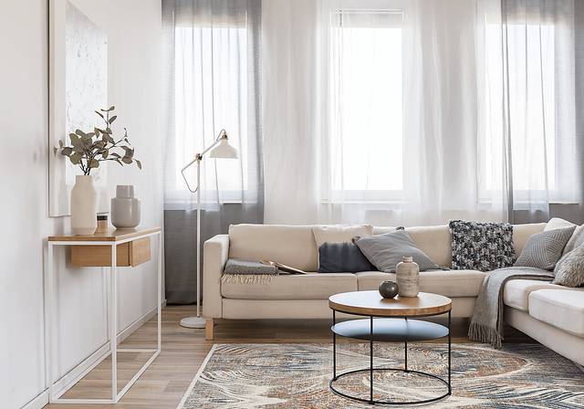 Torric Ivory 5'3 x 7'3 Rug - Thumbnail - Image 2