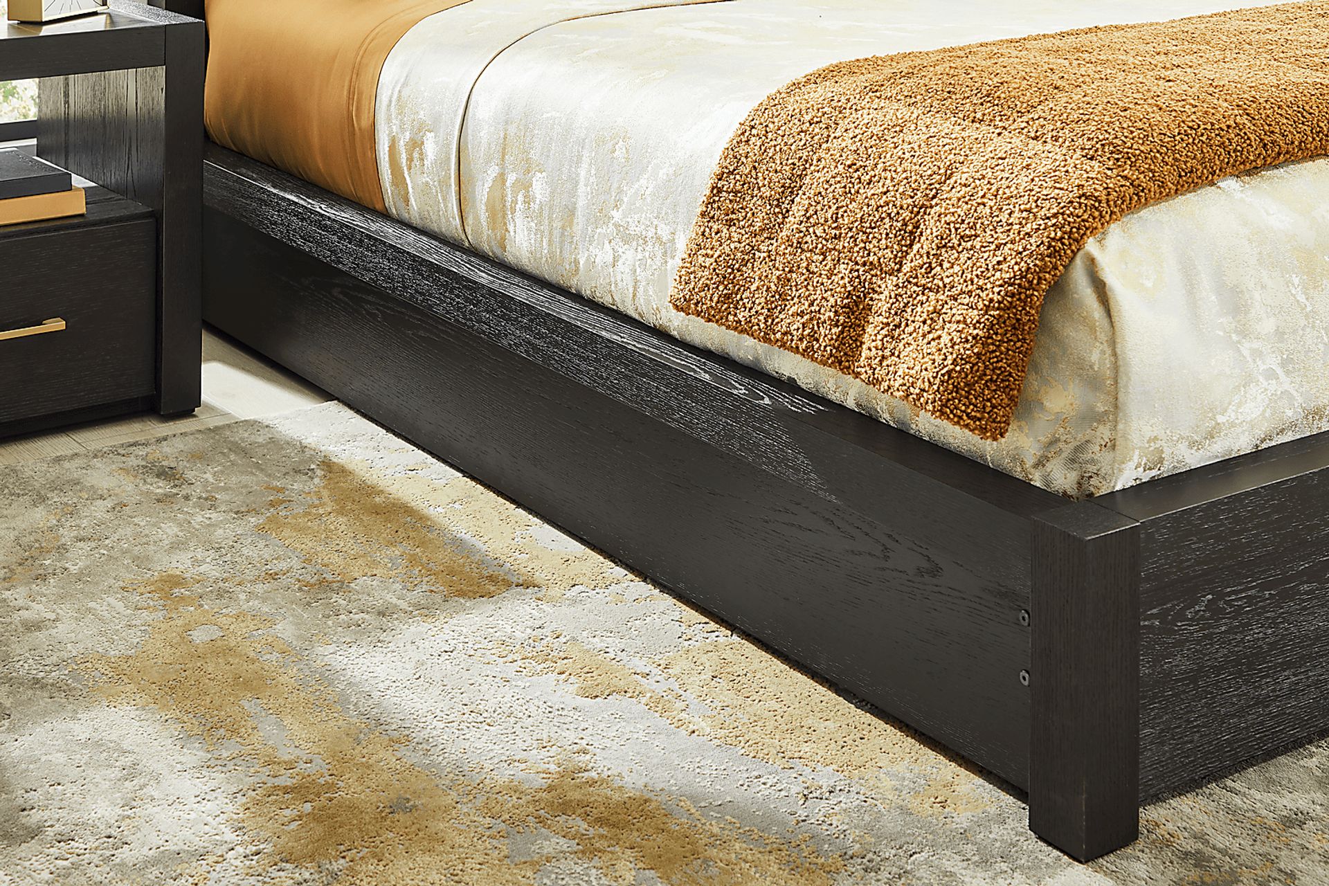 Townbrook Ebony 3 Pc King Panel Bed - Image 4