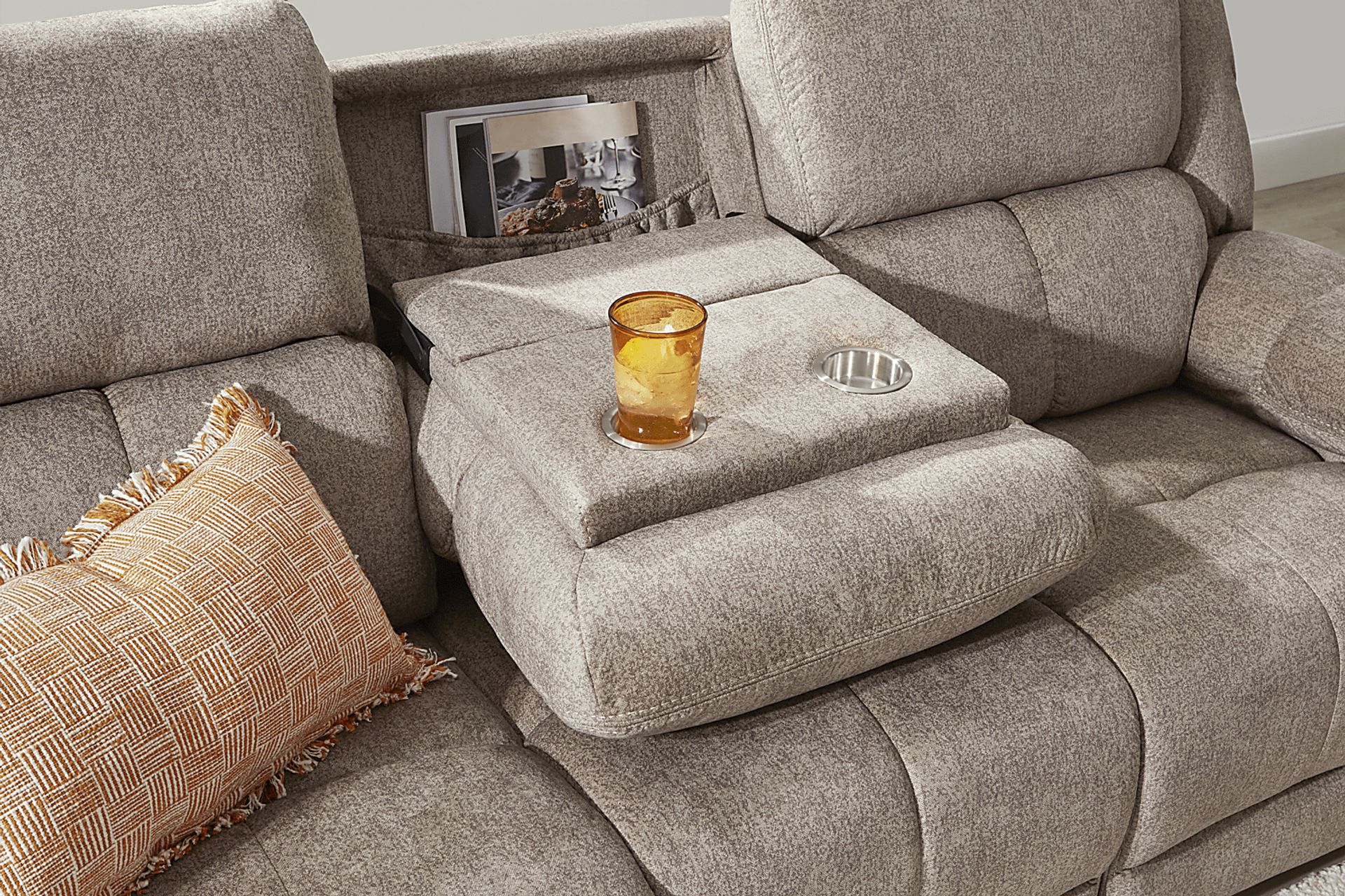 Townsend Brown 5 Pc Living Room with Reclining Sofa - Image 4