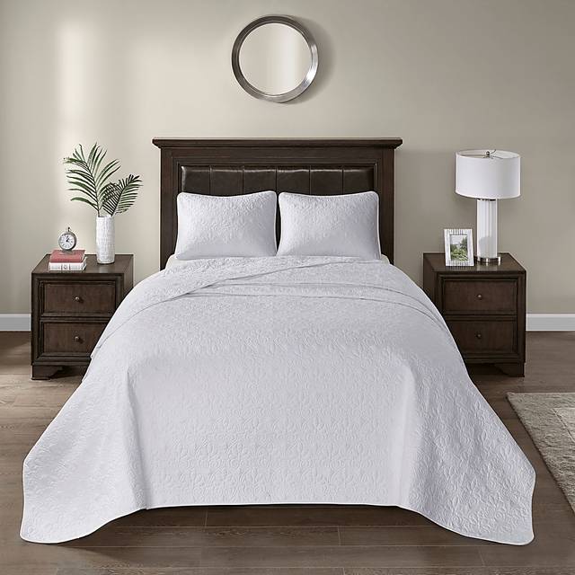 Toyah White 3 Pc King Bedspread Set - Thumbnail - Image 2
