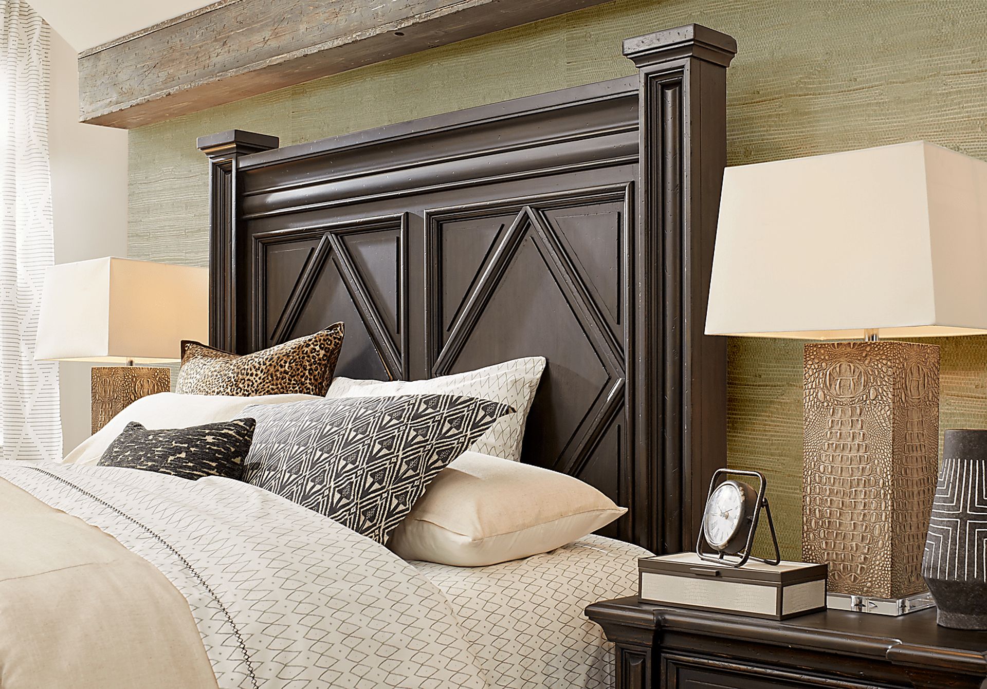 Trail Woods Black 7 Pc Queen Bedroom - Image 3