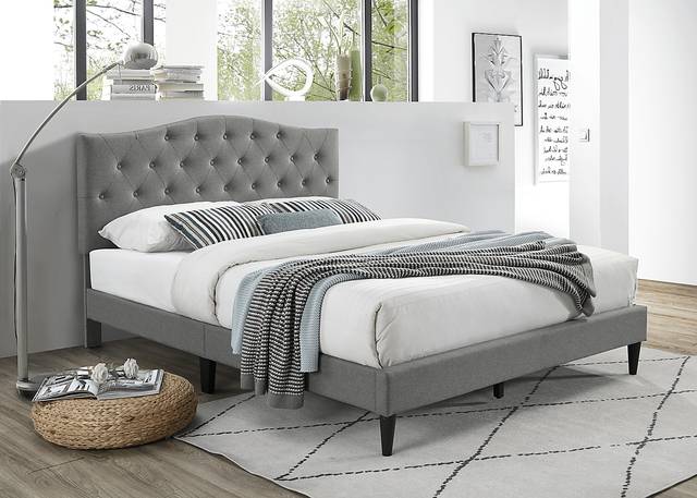 Treebrooke Gray Queen Bed - Thumbnail - Image 3