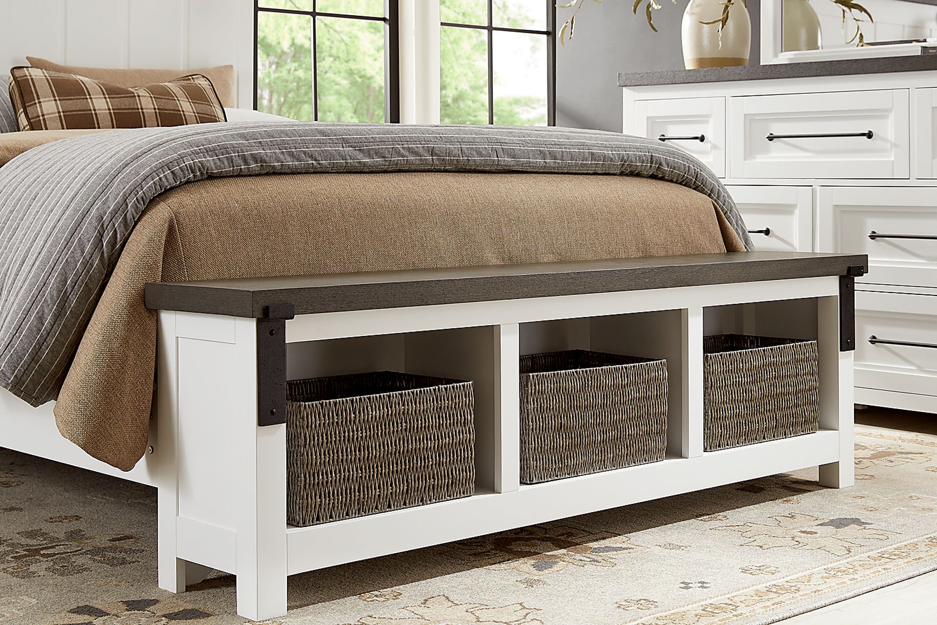 Tremblay Square White 3 Pc Queen Storage Bed - Image 5
