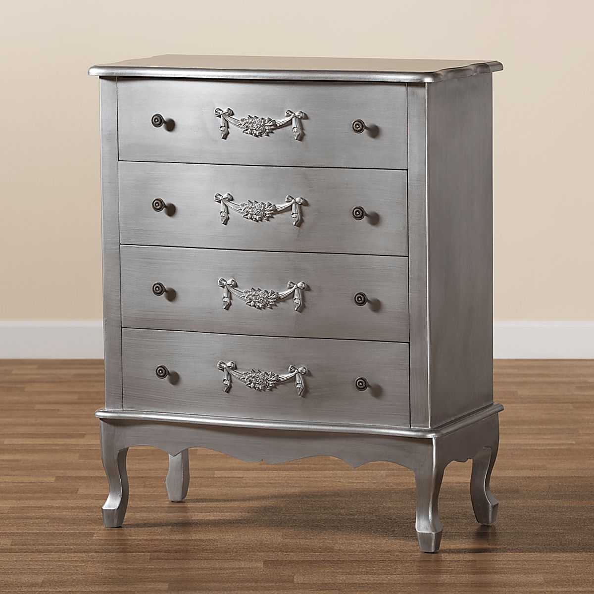Trilva Gray Chest | Rooms to Go