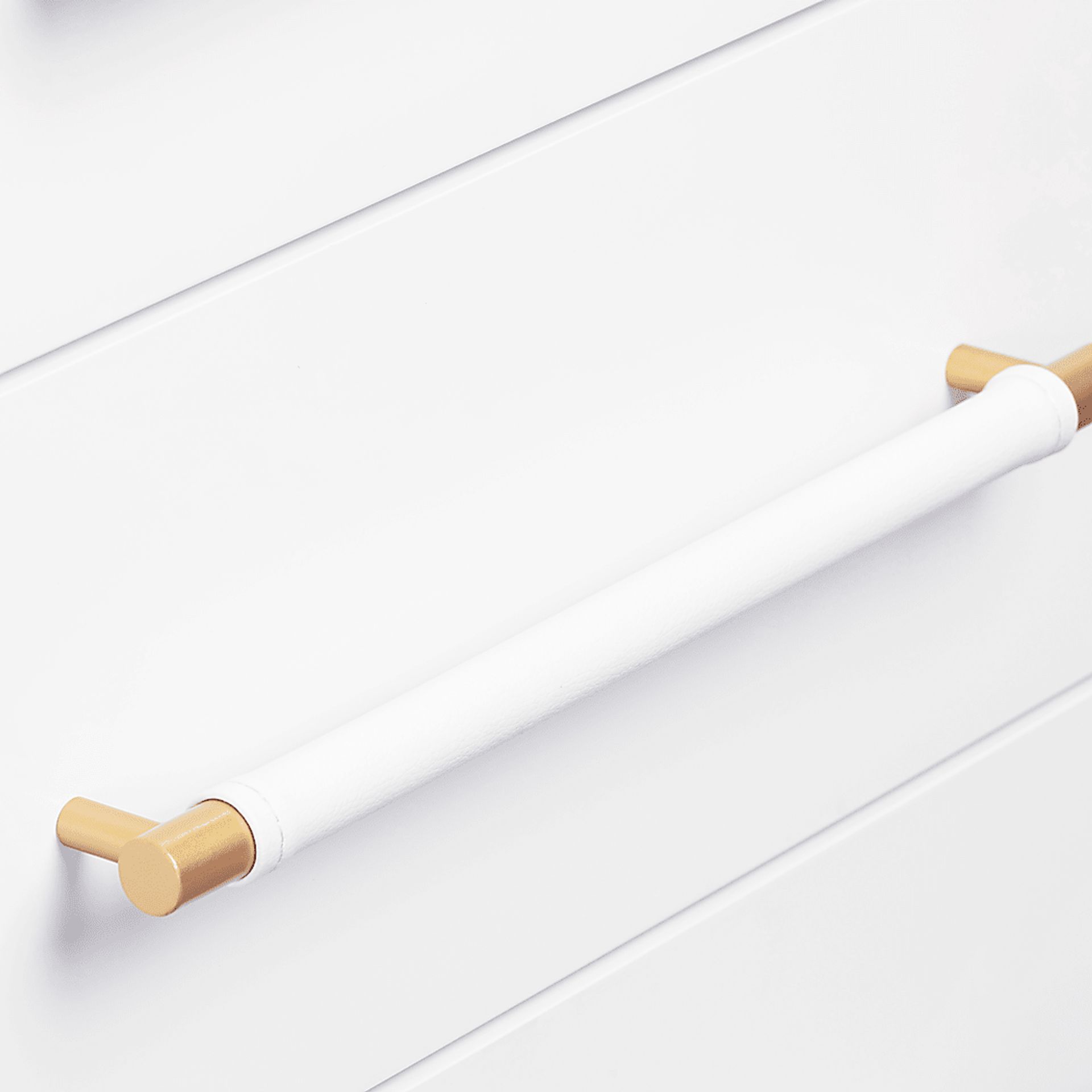 Troperan White Dresser - Image 6
