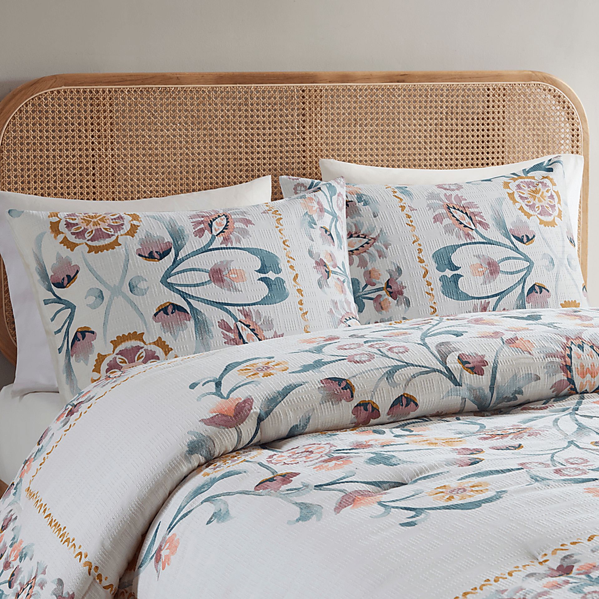 Troywood White 4 Pc Full/Queen Comforter Set - Image 12