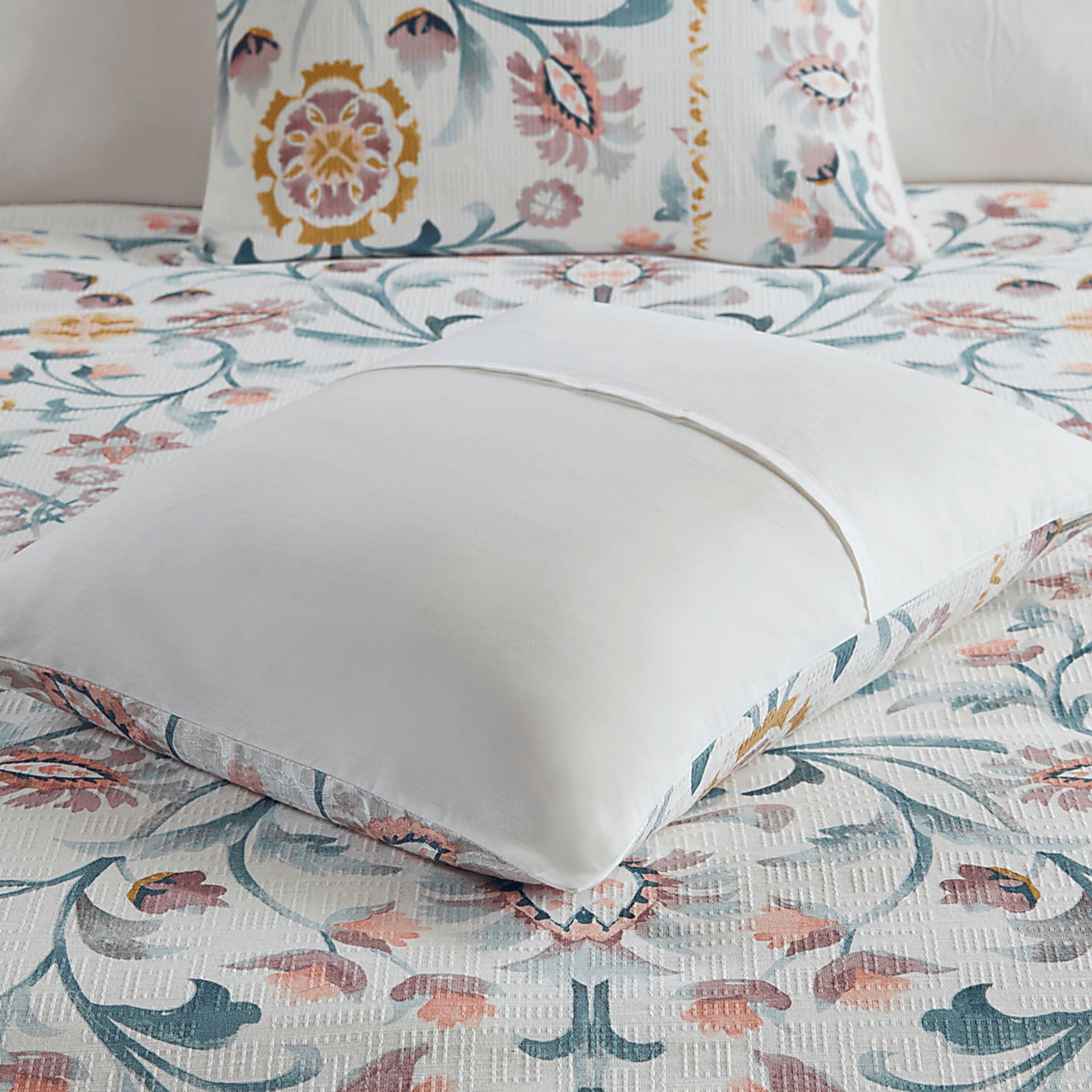 Troywood White 4 Pc Full/Queen Comforter Set - Image 13