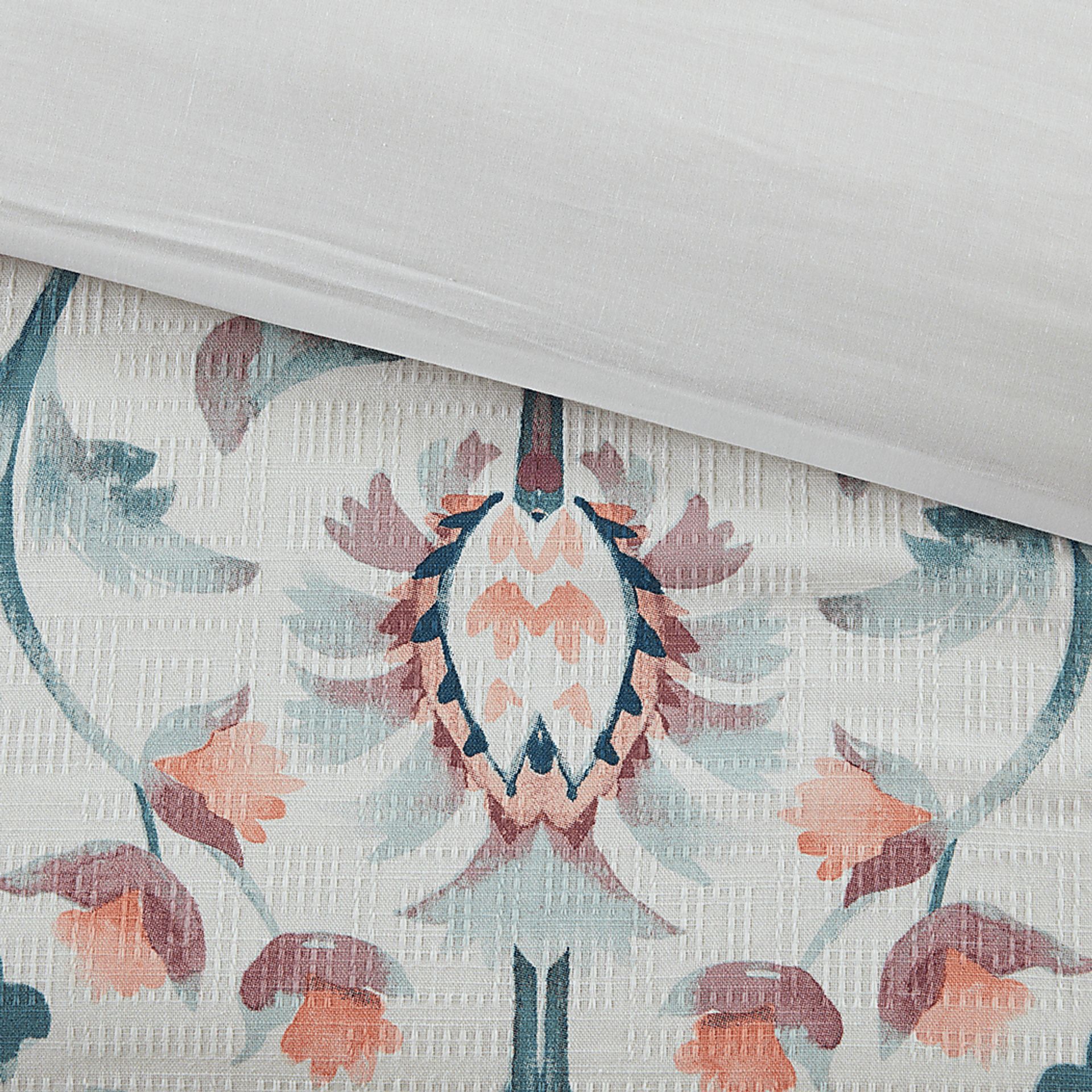Troywood White 4 Pc Full/Queen Comforter Set - Image 5