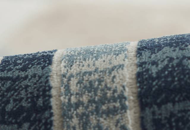 Tryst Blue 3'10 x 5'7 Rug - Thumbnail - Image 5