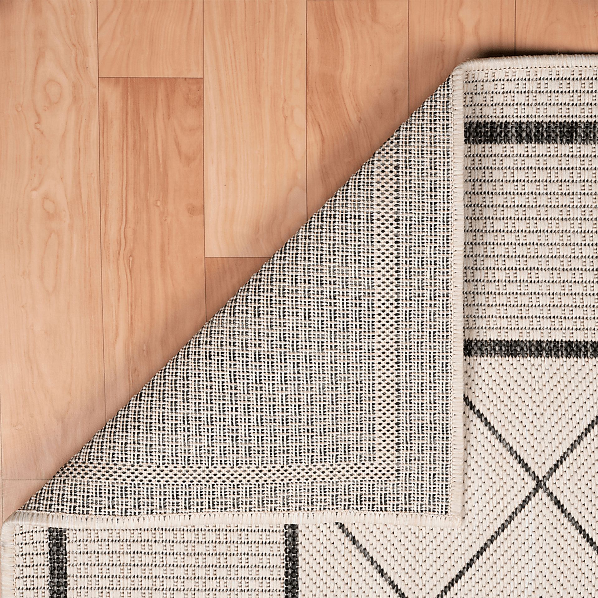 Tugeisa Black 7'6 x 9'5 Indoor/Outdoor Rug - Image 5