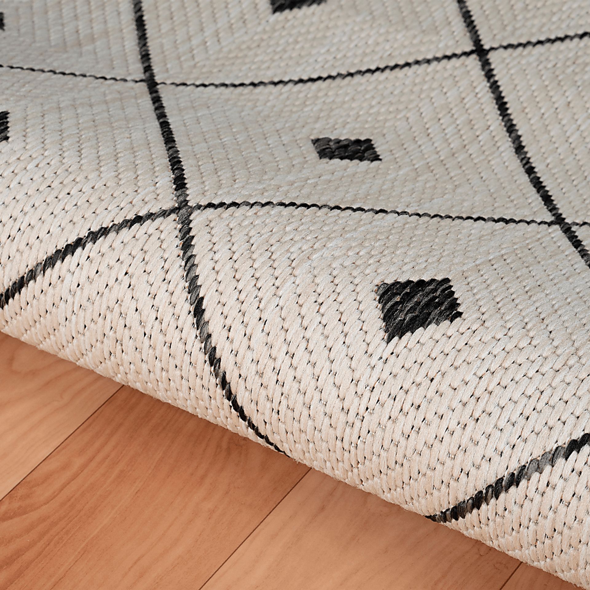 Tugeisa Black 7'6 x 9'5 Indoor/Outdoor Rug - Image 6