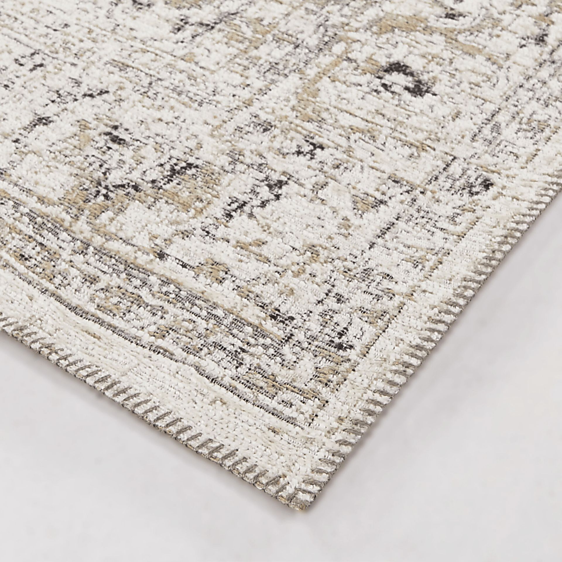 Tukmee Cream 5'3 x 7' Area Rug - Image 3