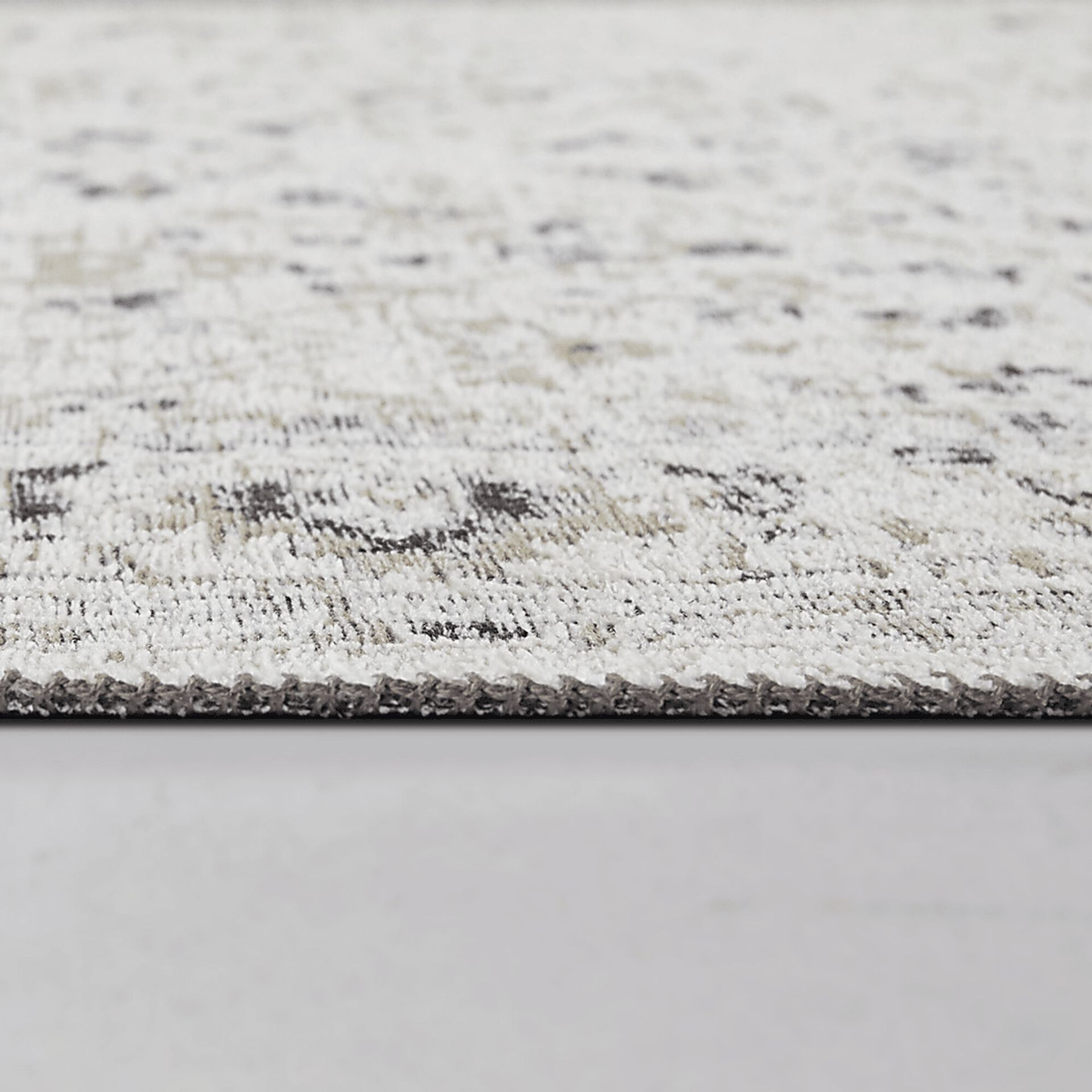 Tukmee Cream 5'3 x 7' Area Rug - Image 4