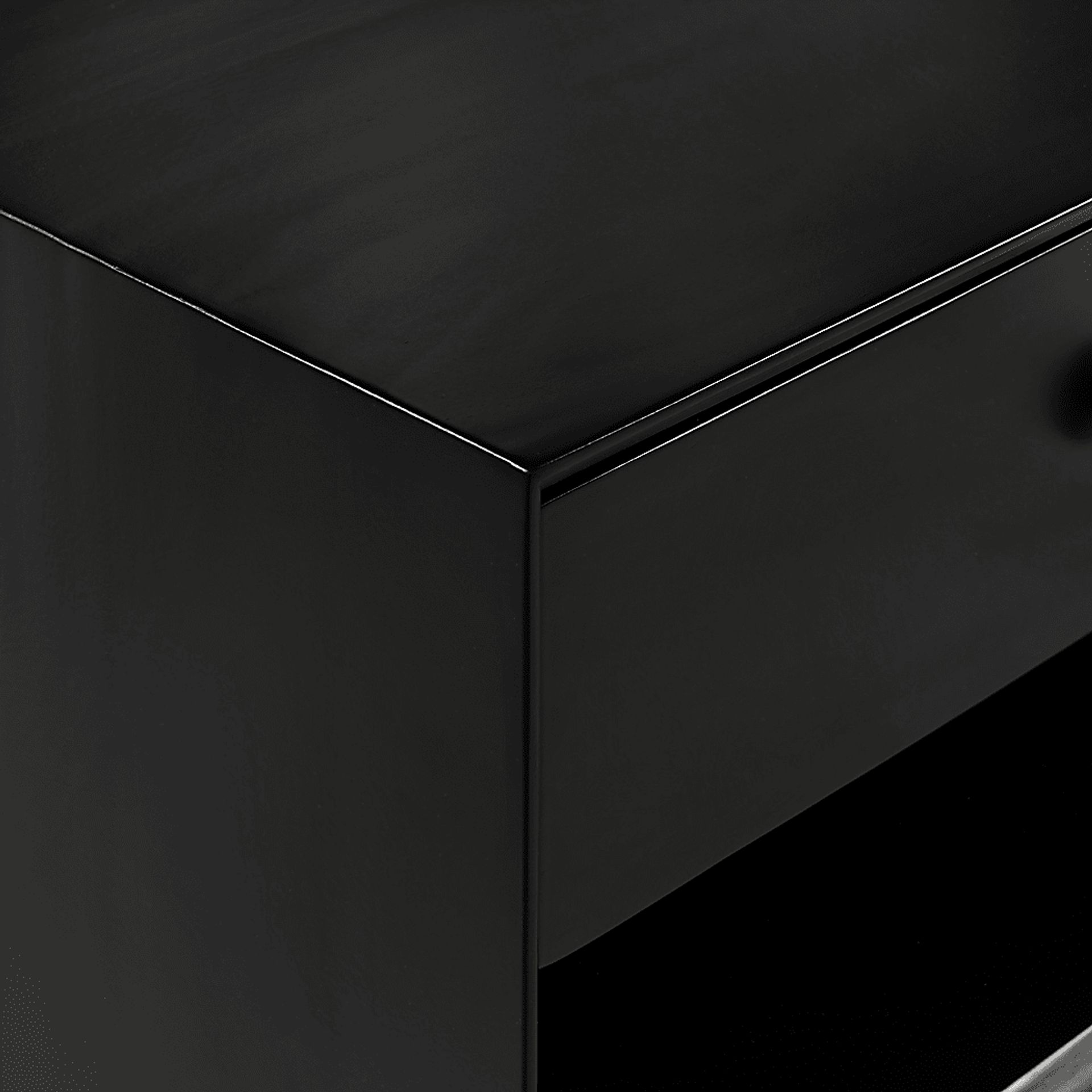 Tuttlebee Black Nightstand - Image 5