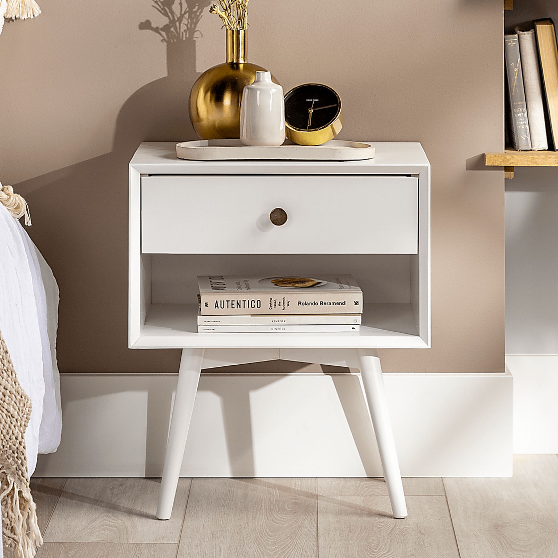 Tuttlebee White Nightstand - Image 5