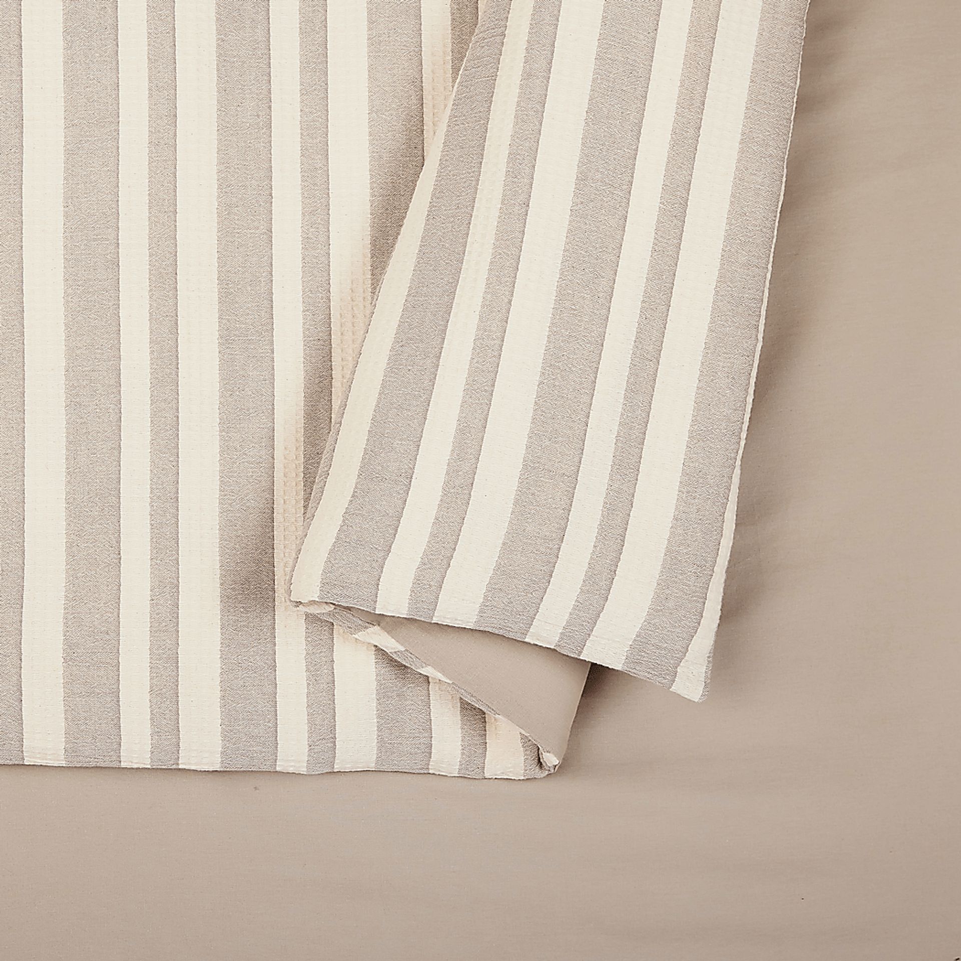 Twinmont Gray King 3 Pc Duvet Set - Image 2