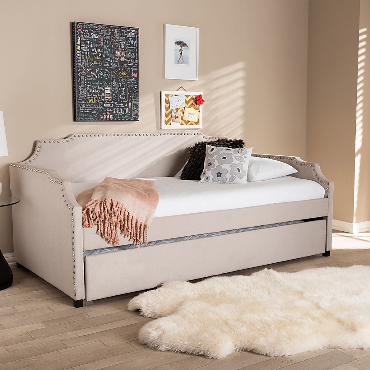 Rooms to go daybed store with trundle