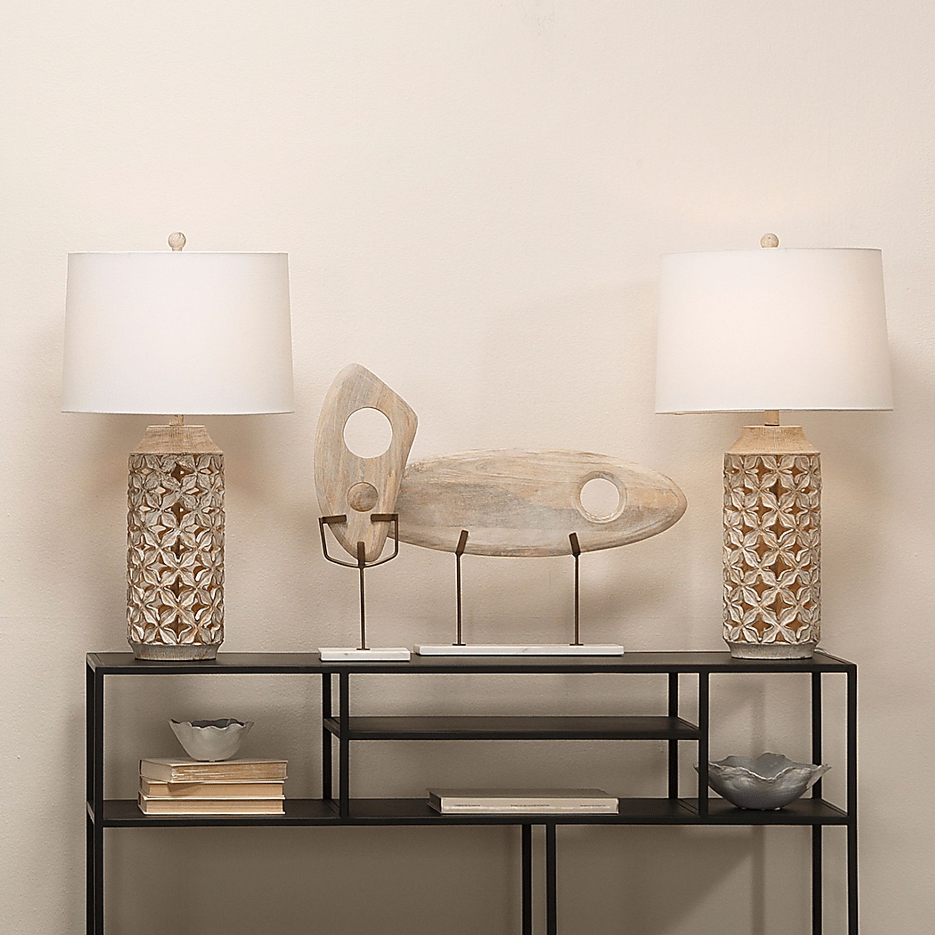 Uhlrich Hills White Lamp - Image 3