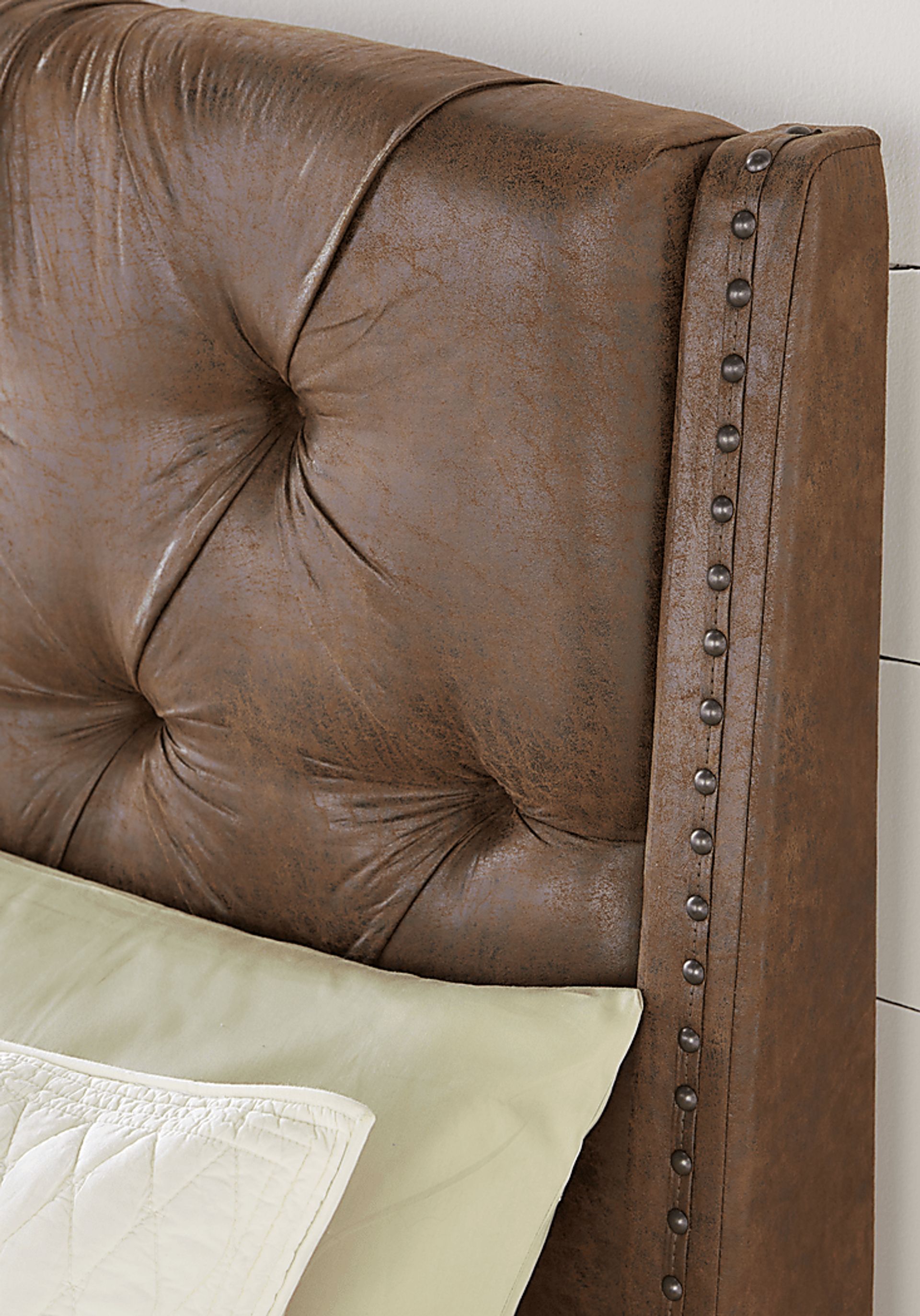 Urban Plains Mahogany 5 Pc Queen Upholstered Bedroom - Image 4