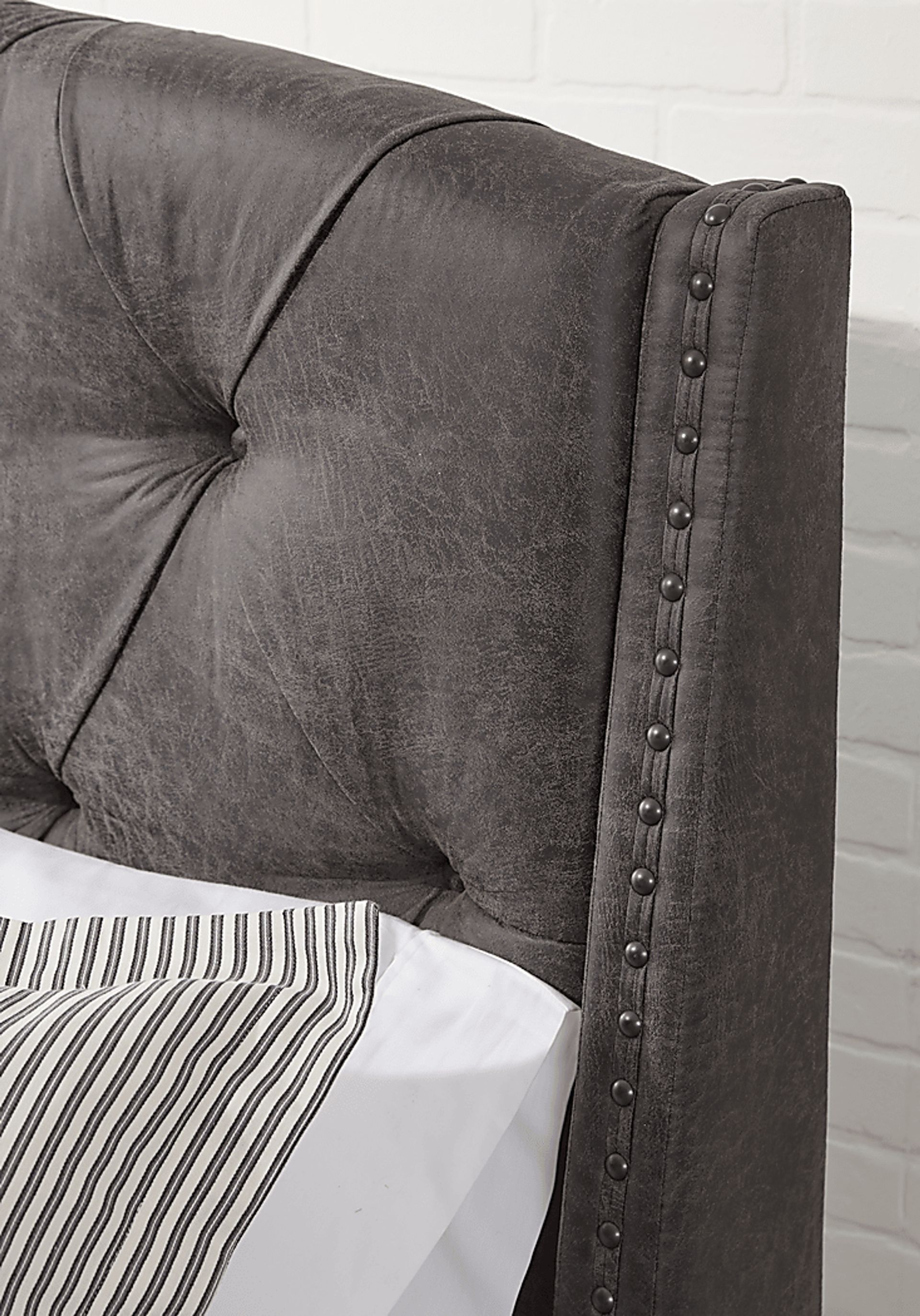 Urban Plains Gray 5 Pc King Upholstered Bedroom - Image 5