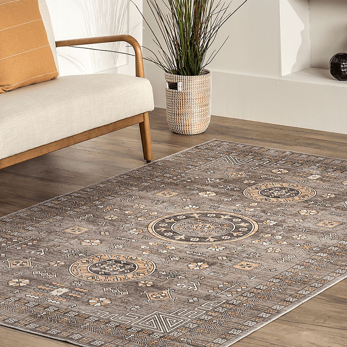 Urki Brown Rugs | Rooms to Go