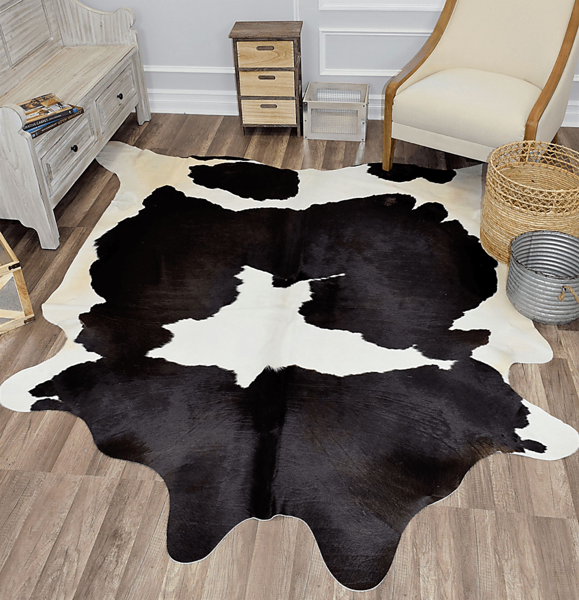 Usama Black 5' x 6'6 Rug - Image 2